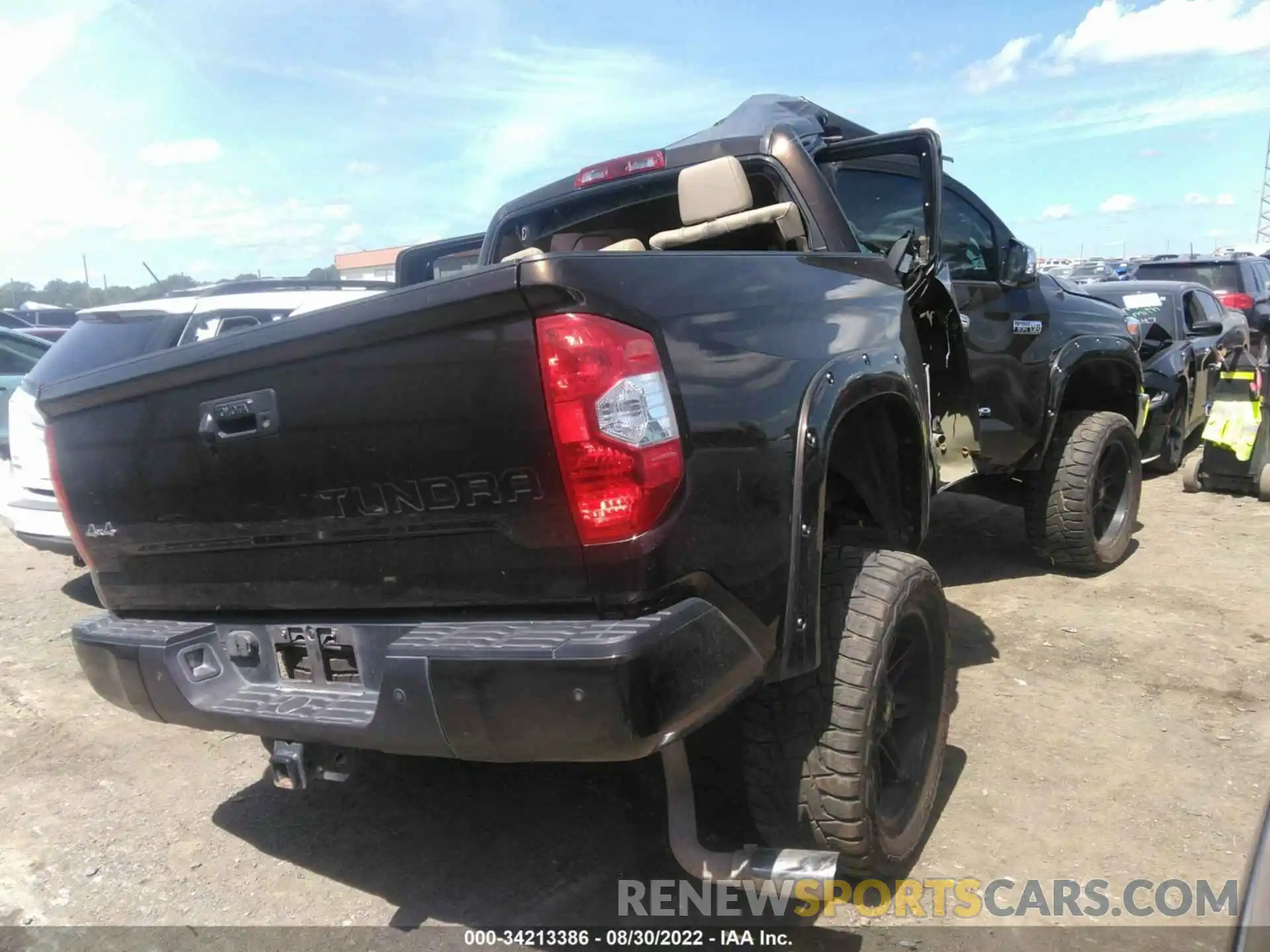 4 Фотография поврежденного автомобиля 5TFHY5F10KX786479 TOYOTA TUNDRA 4WD 2019