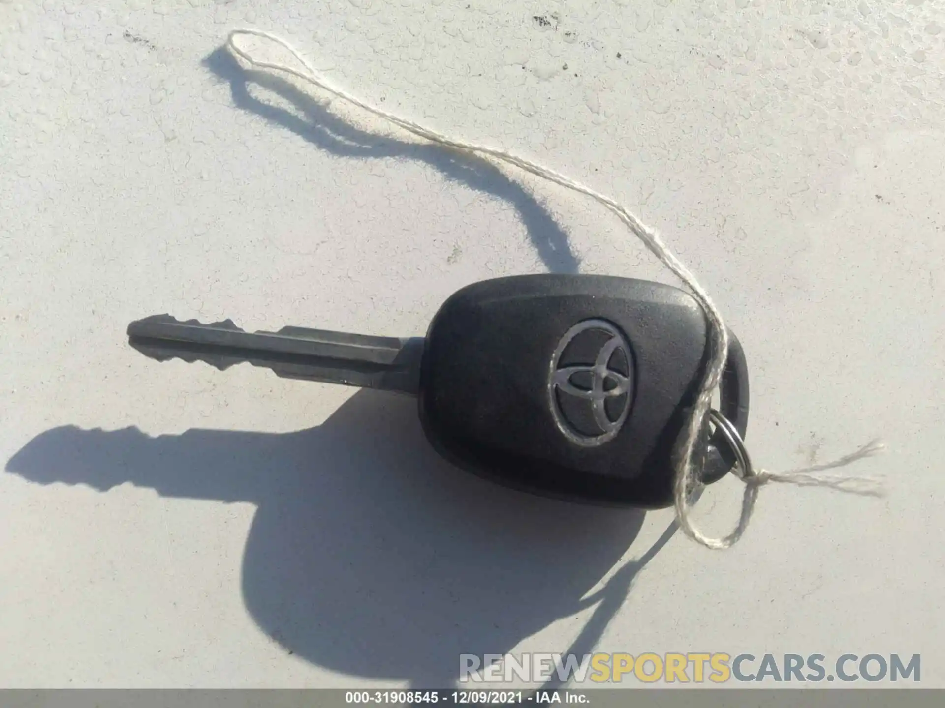 11 Photograph of a damaged car 5TFHY5F10KX859379 TOYOTA TUNDRA 4WD 2019