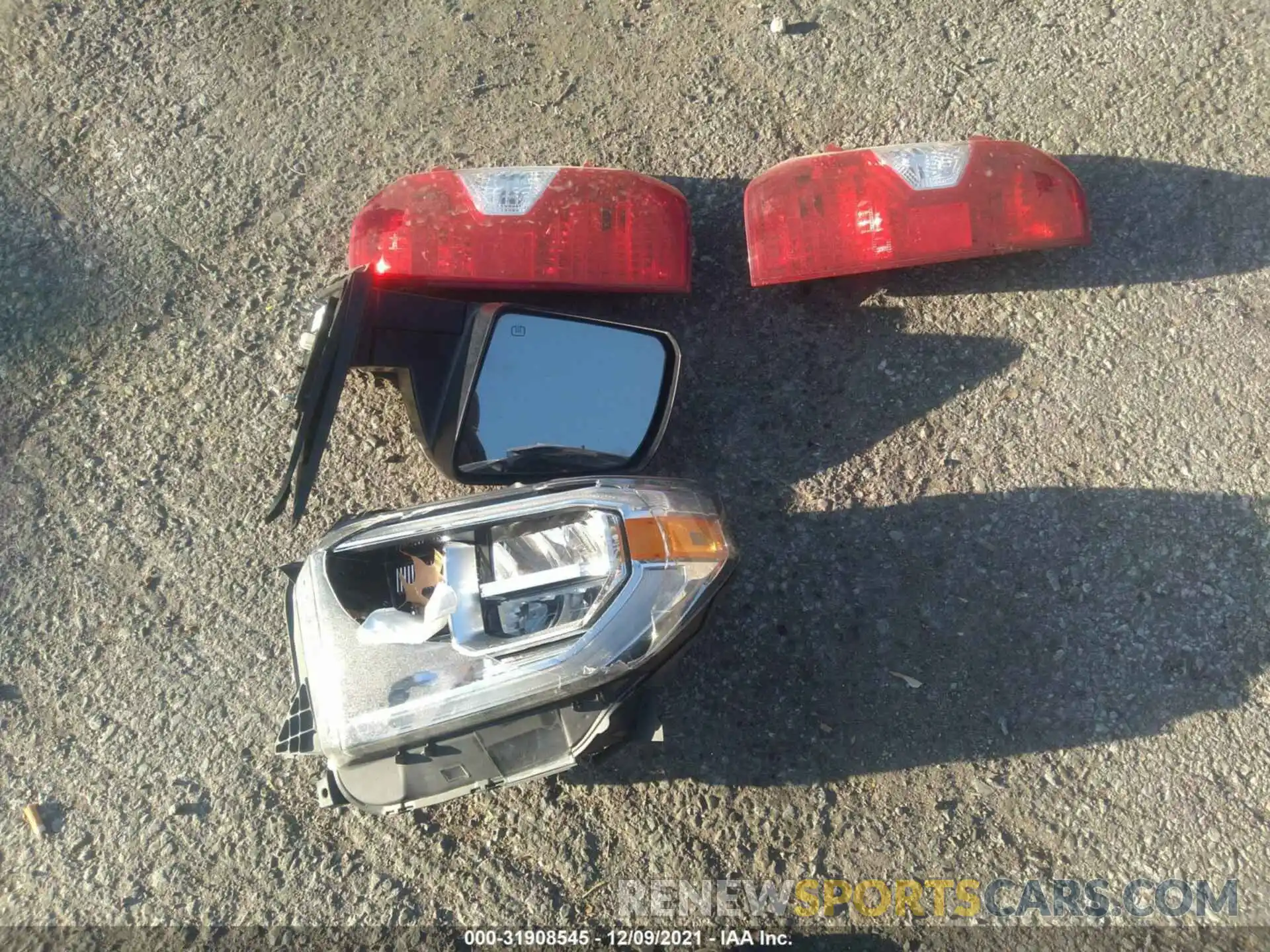 12 Photograph of a damaged car 5TFHY5F10KX859379 TOYOTA TUNDRA 4WD 2019