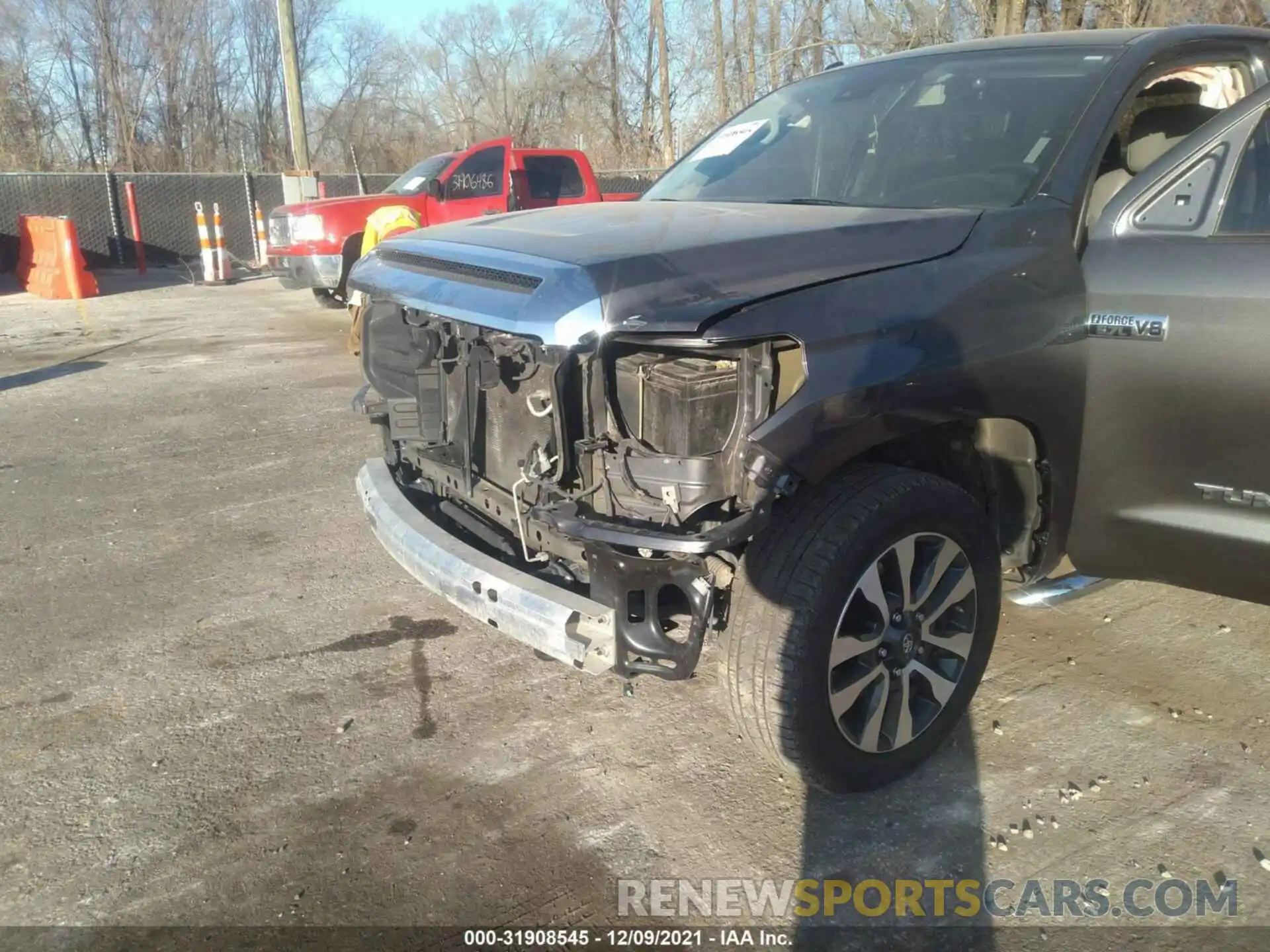 14 Photograph of a damaged car 5TFHY5F10KX859379 TOYOTA TUNDRA 4WD 2019