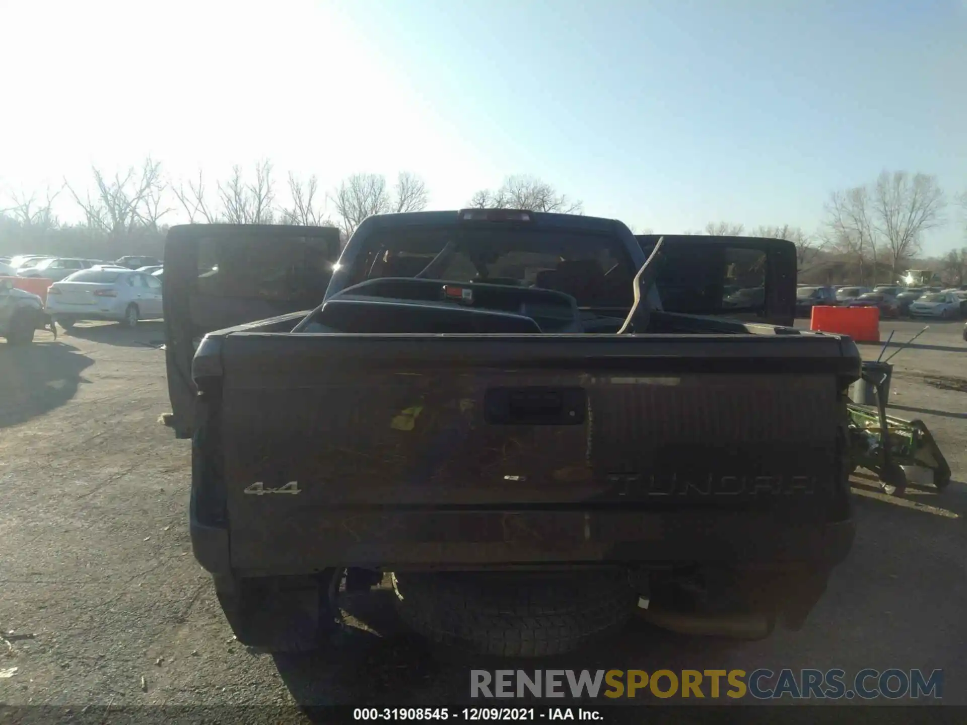 8 Photograph of a damaged car 5TFHY5F10KX859379 TOYOTA TUNDRA 4WD 2019