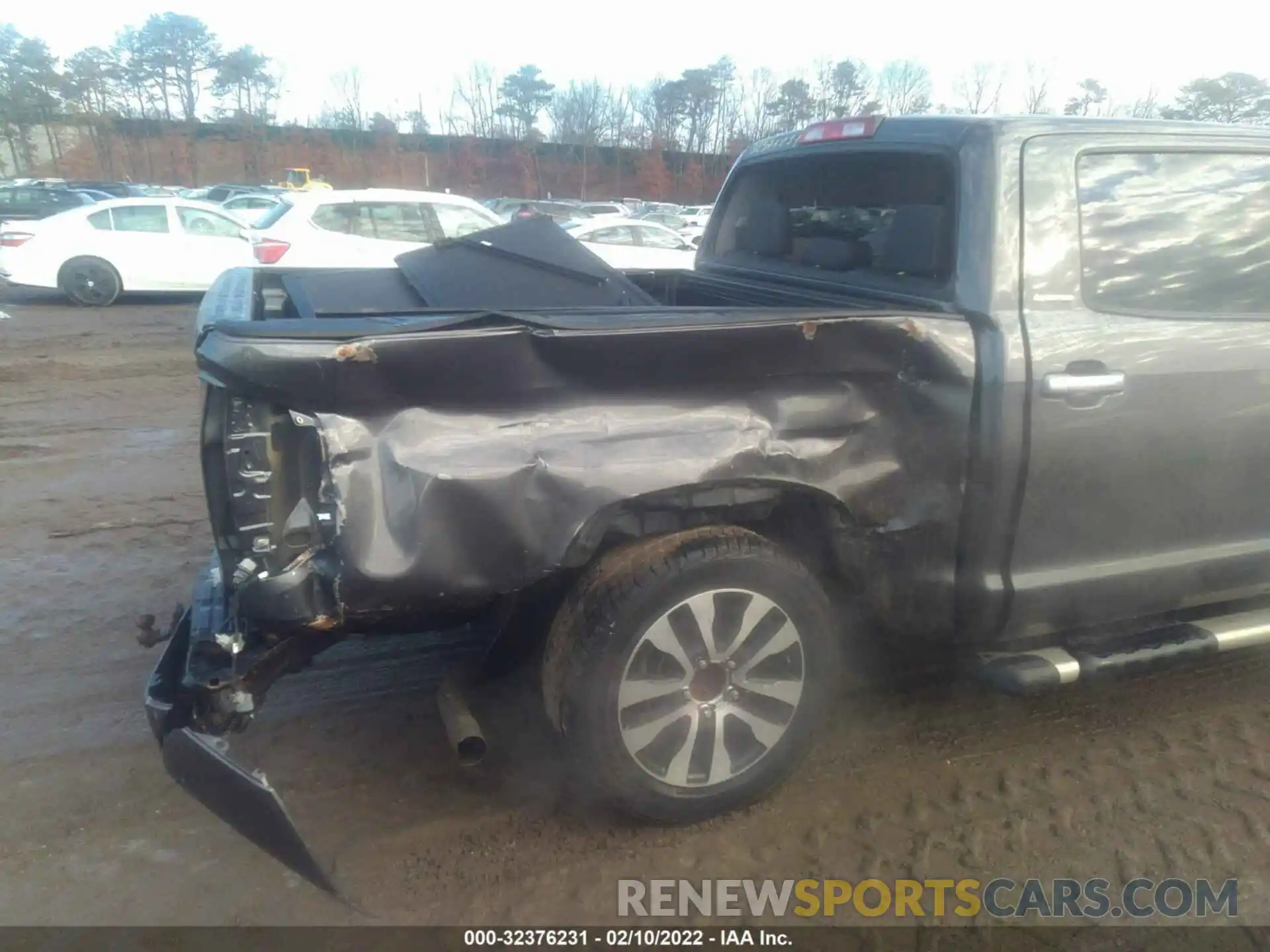 6 Photograph of a damaged car 5TFHY5F11KX808313 TOYOTA TUNDRA 4WD 2019