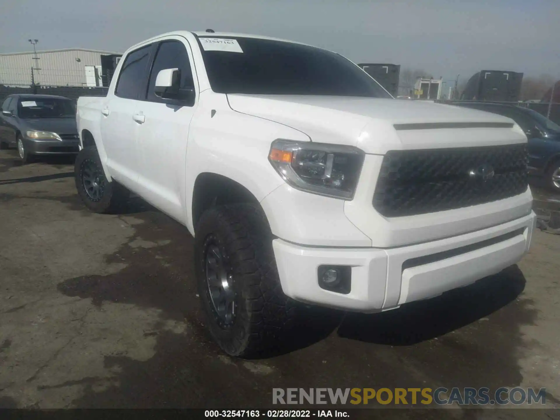 1 Photograph of a damaged car 5TFHY5F11KX839979 TOYOTA TUNDRA 4WD 2019