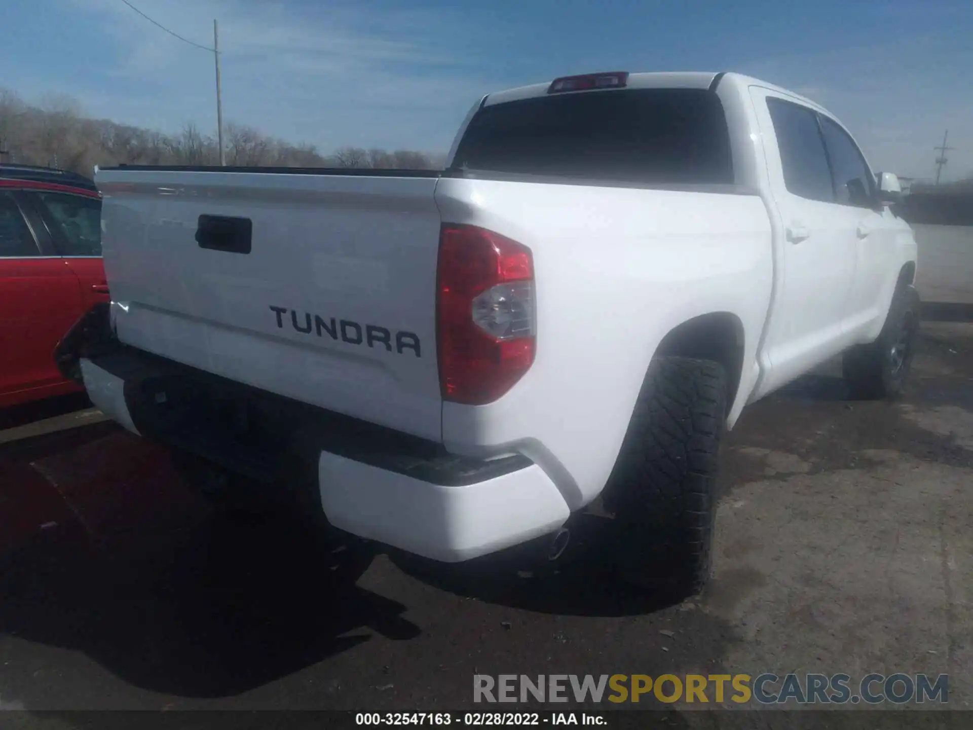 4 Photograph of a damaged car 5TFHY5F11KX839979 TOYOTA TUNDRA 4WD 2019