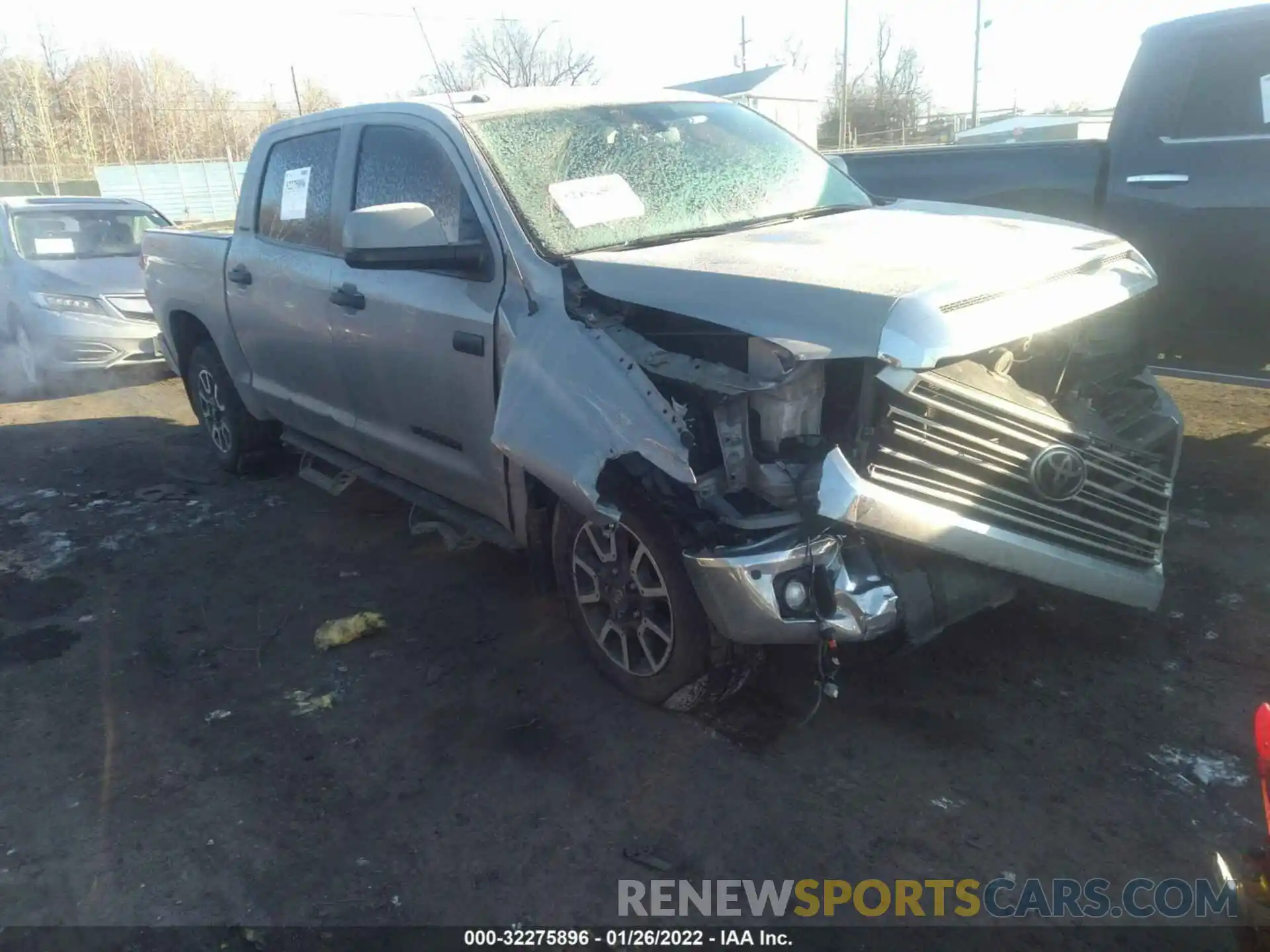 1 Photograph of a damaged car 5TFHY5F13KX777369 TOYOTA TUNDRA 4WD 2019