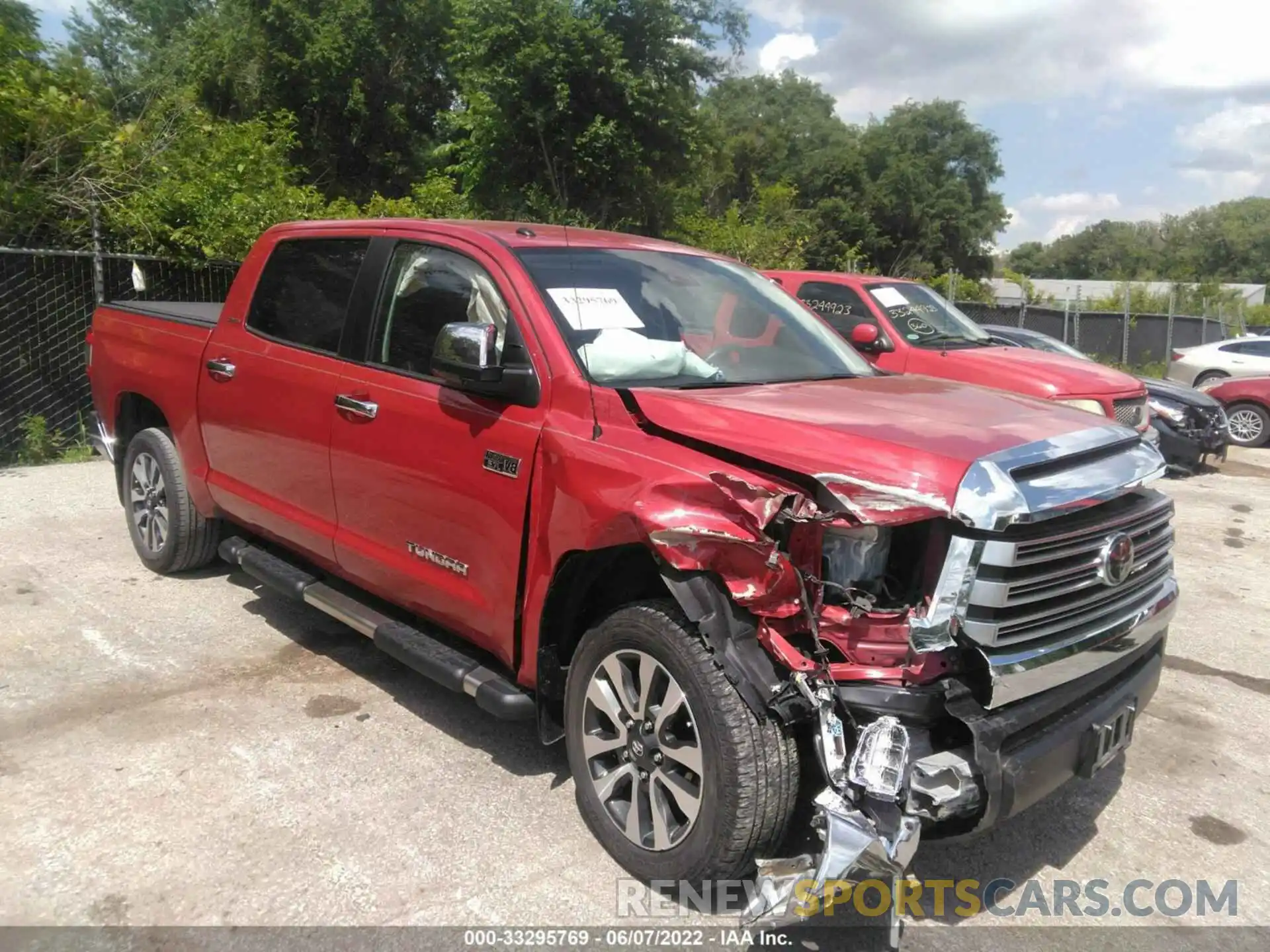 1 Photograph of a damaged car 5TFHY5F13KX828501 TOYOTA TUNDRA 4WD 2019