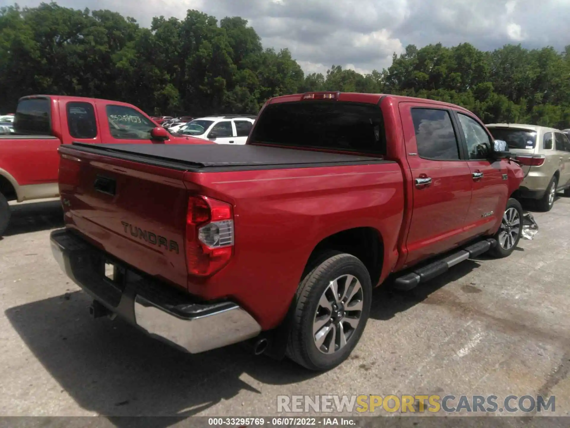 4 Photograph of a damaged car 5TFHY5F13KX828501 TOYOTA TUNDRA 4WD 2019