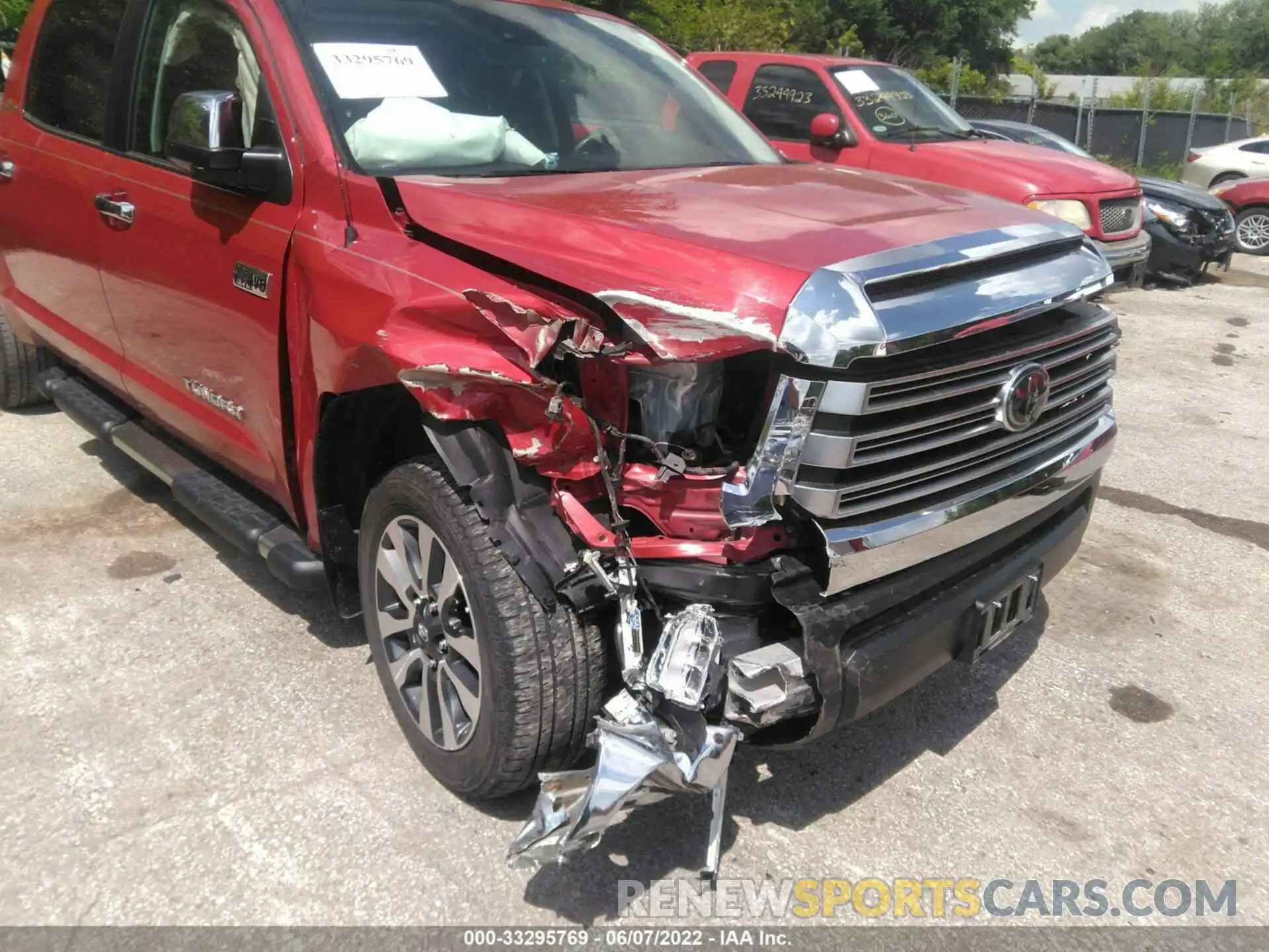 6 Photograph of a damaged car 5TFHY5F13KX828501 TOYOTA TUNDRA 4WD 2019