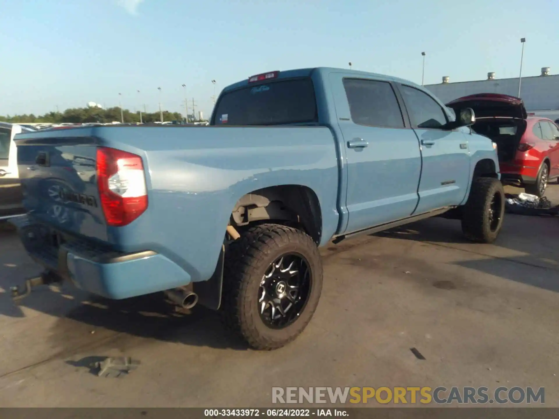 4 Photograph of a damaged car 5TFHY5F14KX795640 TOYOTA TUNDRA 4WD 2019