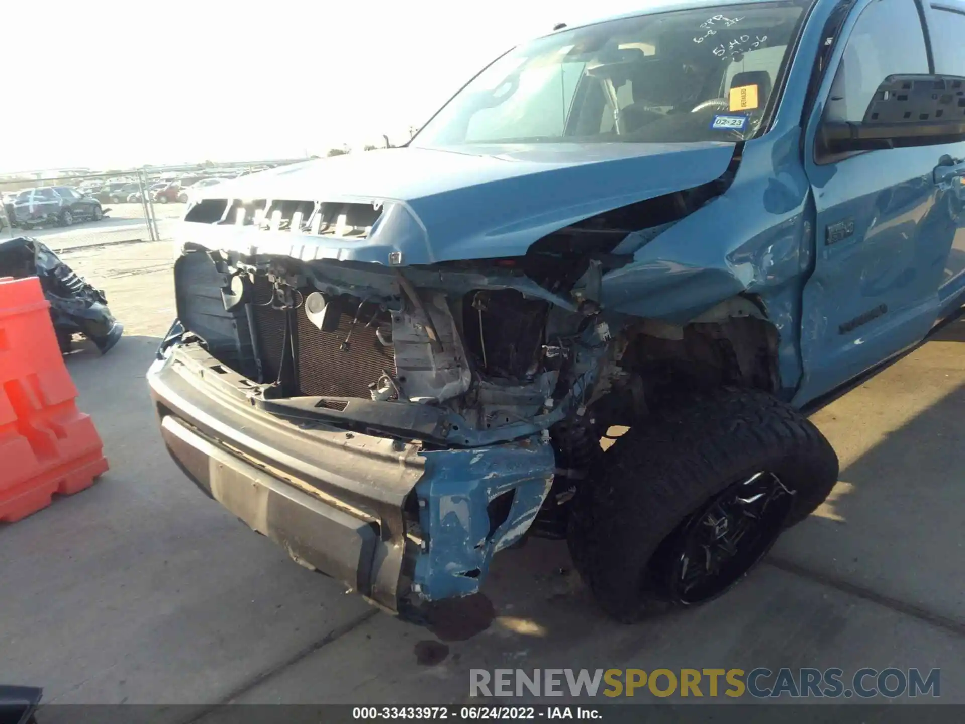 6 Photograph of a damaged car 5TFHY5F14KX795640 TOYOTA TUNDRA 4WD 2019