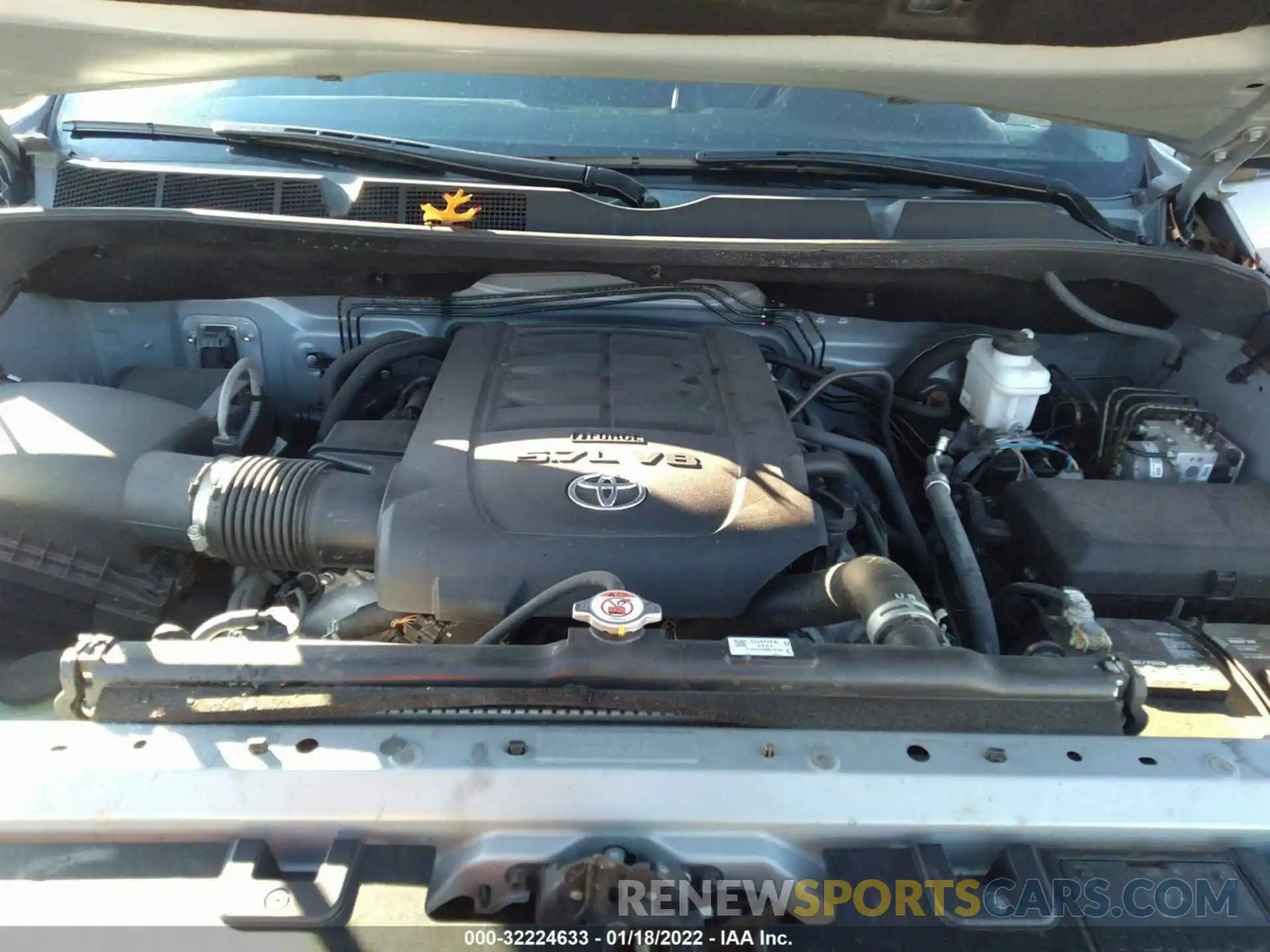 10 Photograph of a damaged car 5TFHY5F14KX834369 TOYOTA TUNDRA 4WD 2019