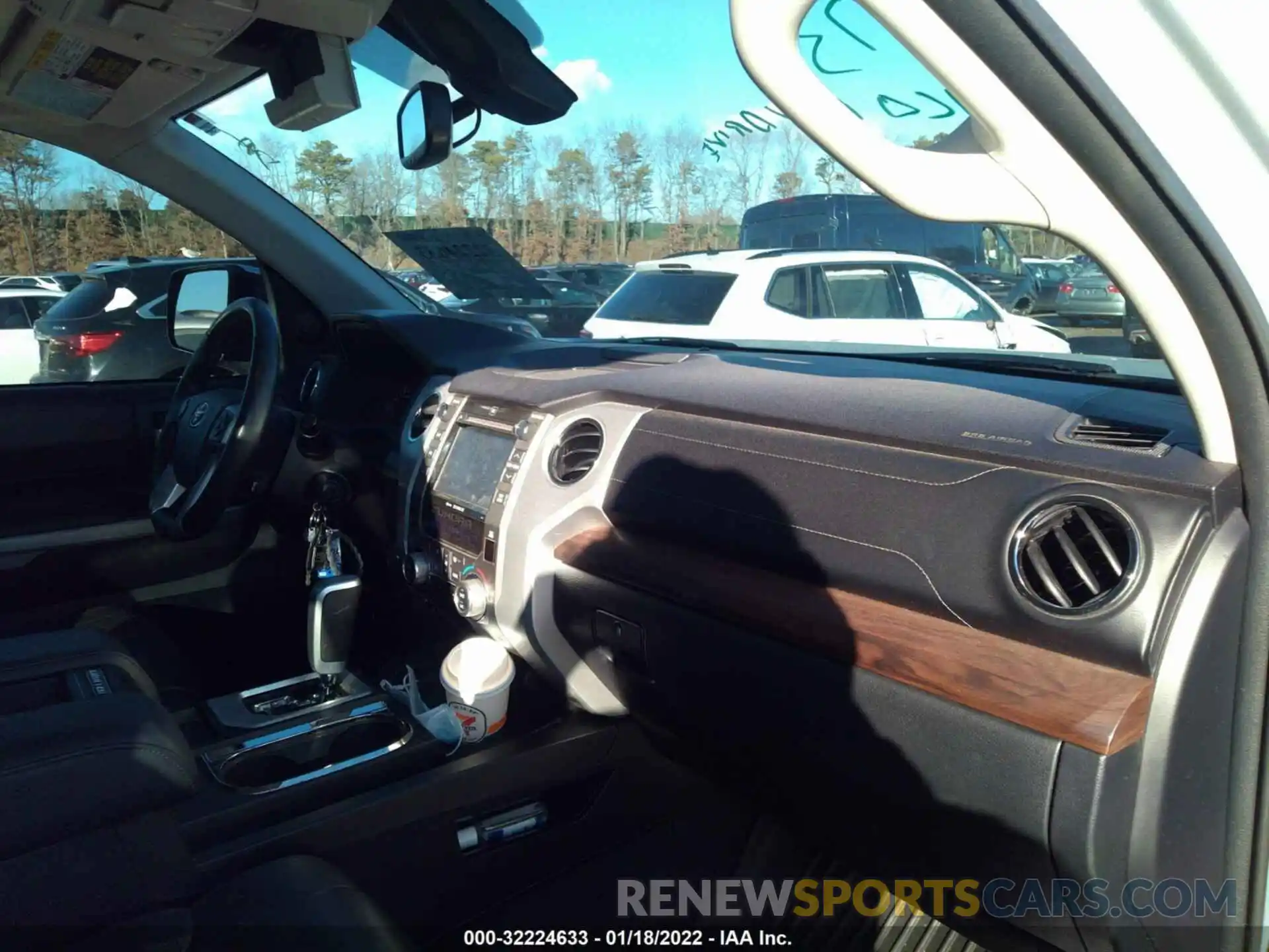 5 Photograph of a damaged car 5TFHY5F14KX834369 TOYOTA TUNDRA 4WD 2019