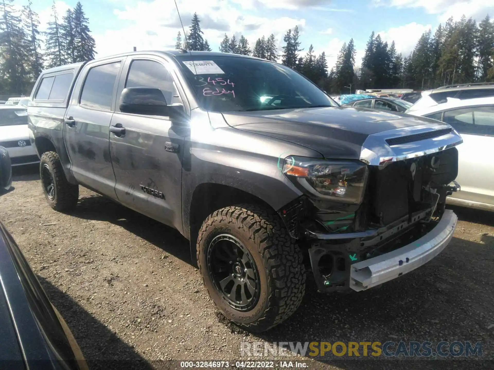 1 Photograph of a damaged car 5TFHY5F14KX843041 TOYOTA TUNDRA 4WD 2019