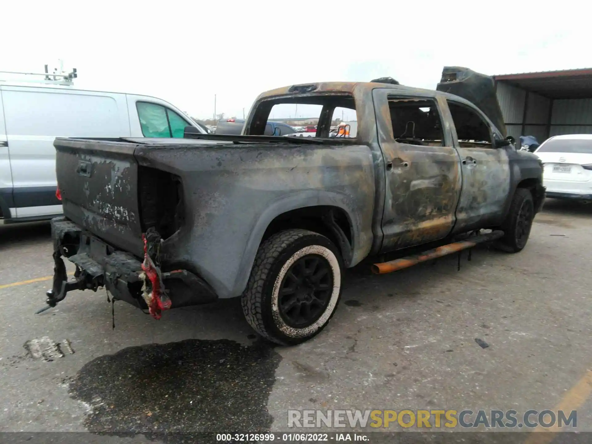 4 Photograph of a damaged car 5TFHY5F15KX780970 TOYOTA TUNDRA 4WD 2019