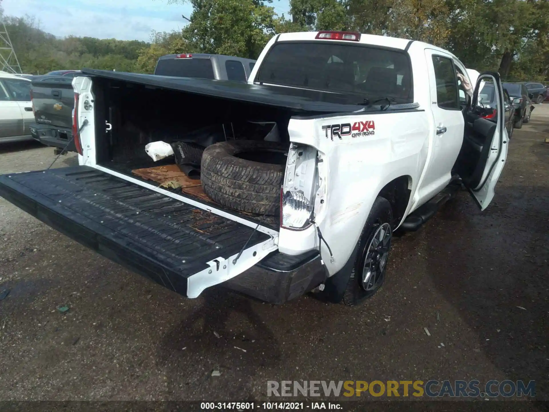 4 Photograph of a damaged car 5TFHY5F15KX803034 TOYOTA TUNDRA 4WD 2019