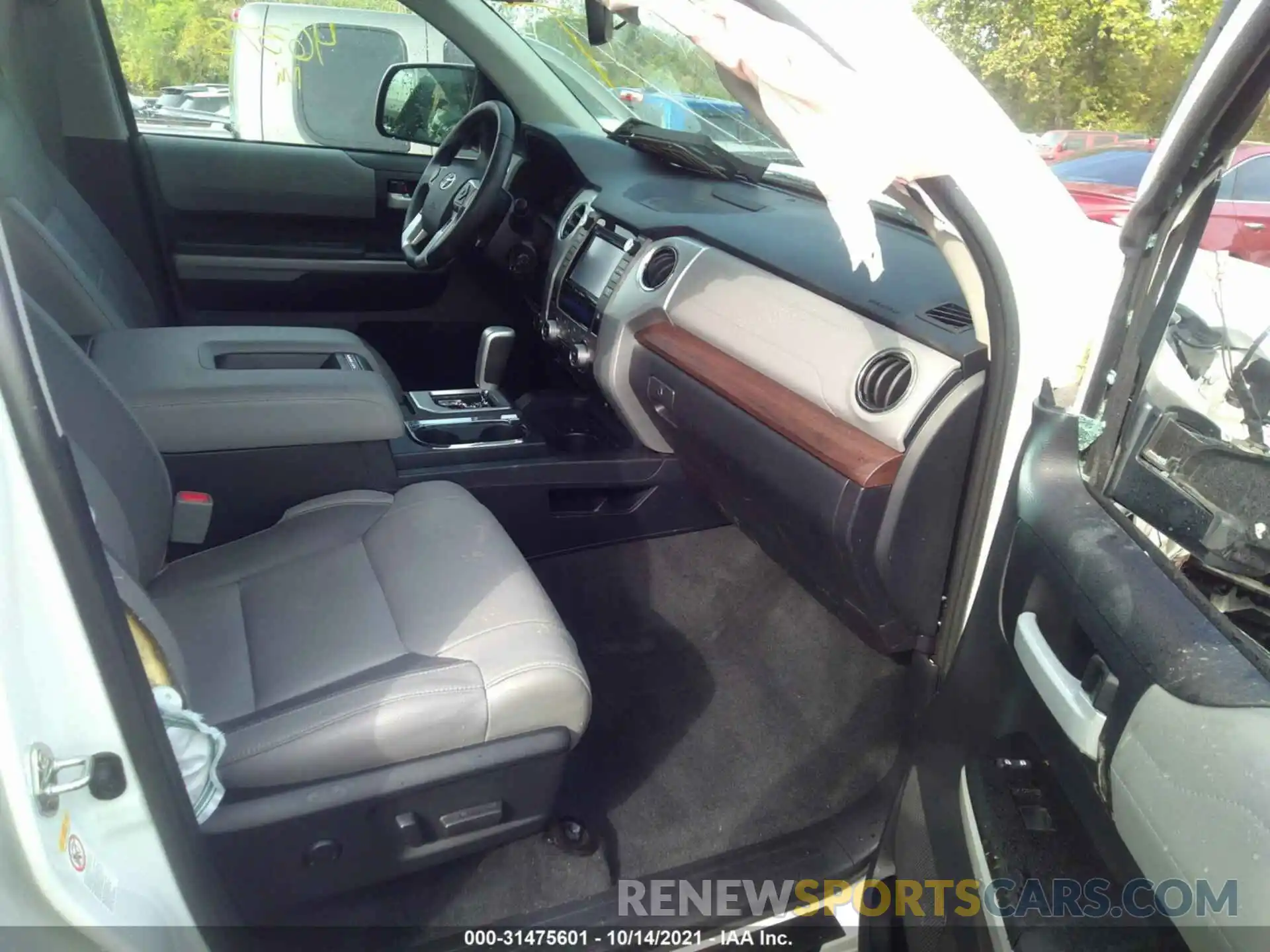 5 Photograph of a damaged car 5TFHY5F15KX803034 TOYOTA TUNDRA 4WD 2019