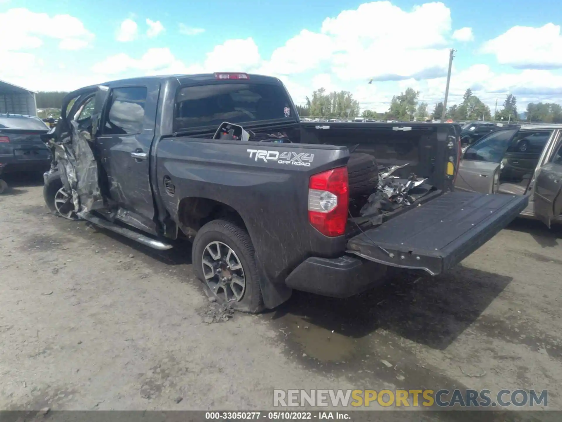 3 Photograph of a damaged car 5TFHY5F16KX867325 TOYOTA TUNDRA 4WD 2019