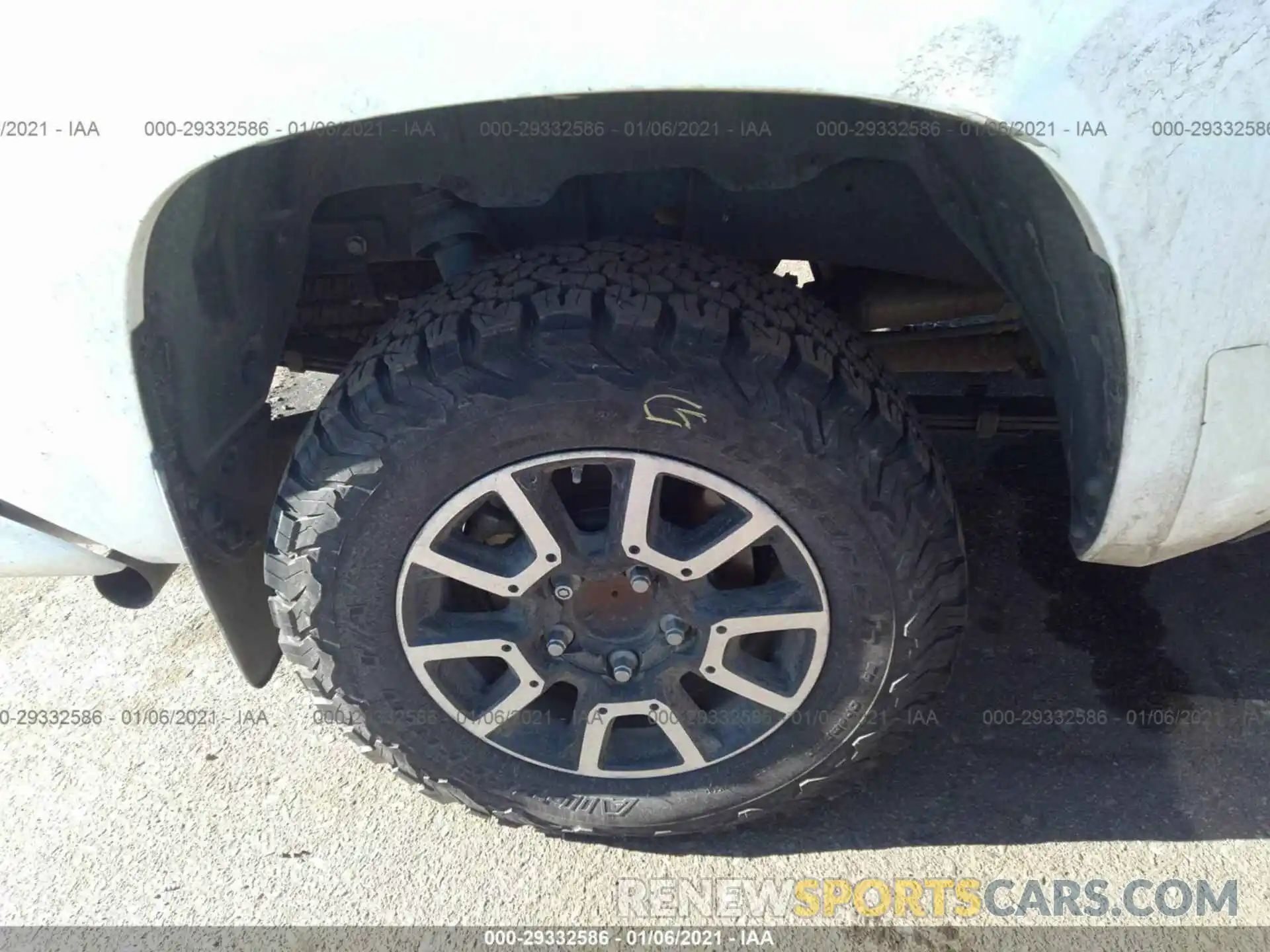 15 Photograph of a damaged car 5TFHY5F18KX800144 TOYOTA TUNDRA 4WD 2019