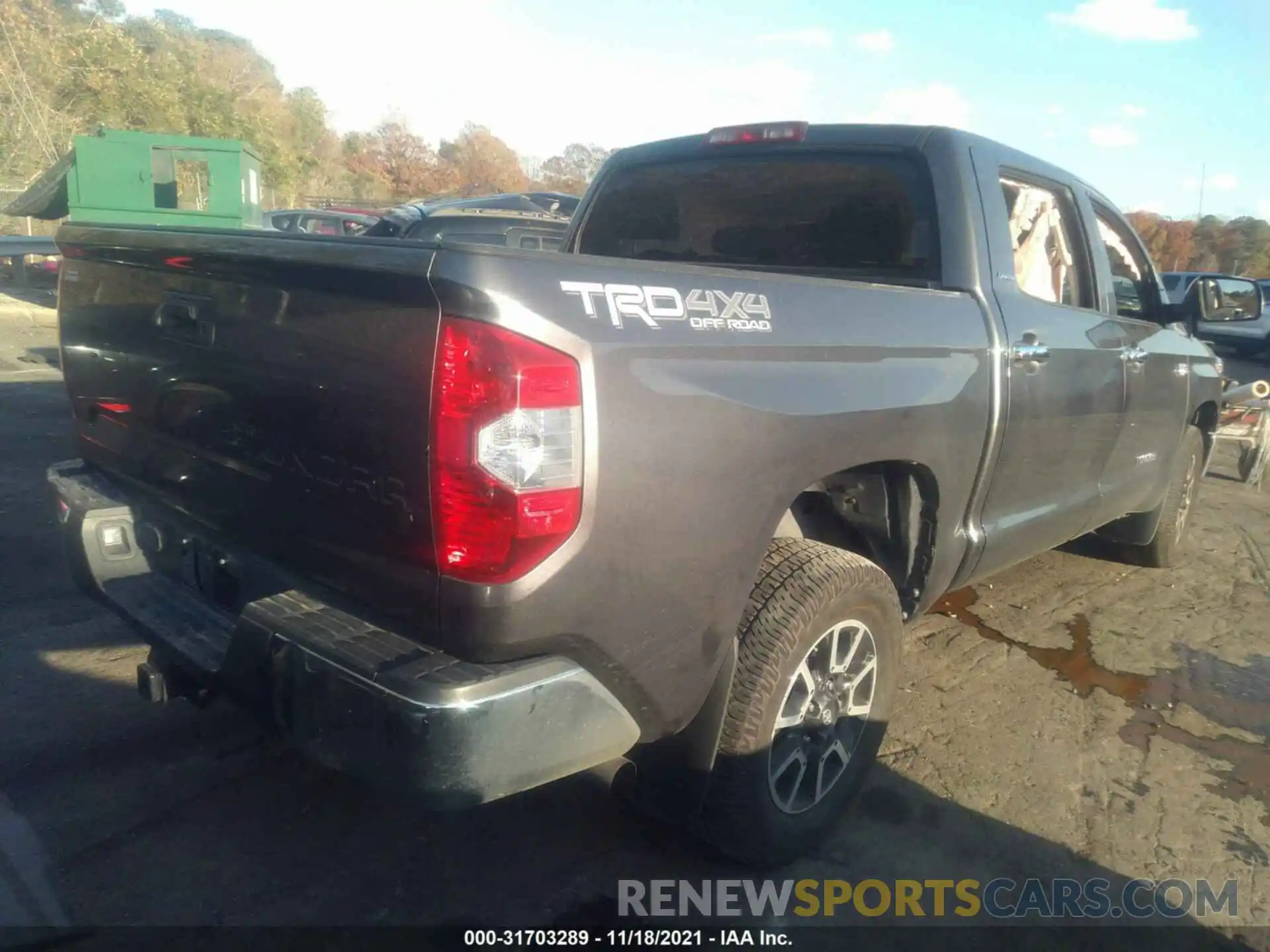 4 Фотография поврежденного автомобиля 5TFHY5F18KX845701 TOYOTA TUNDRA 4WD 2019