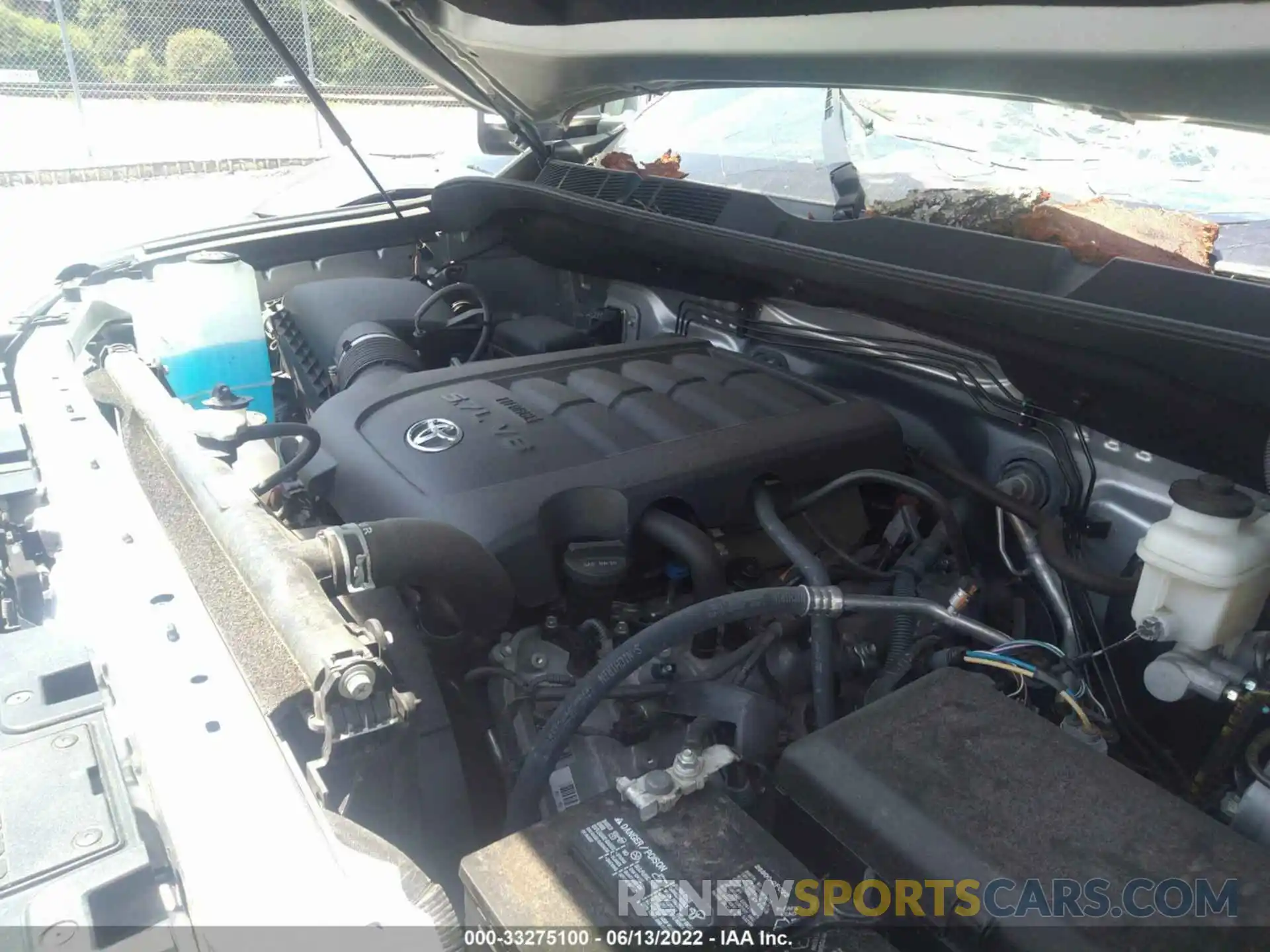 10 Photograph of a damaged car 5TFHY5F18KX869027 TOYOTA TUNDRA 4WD 2019