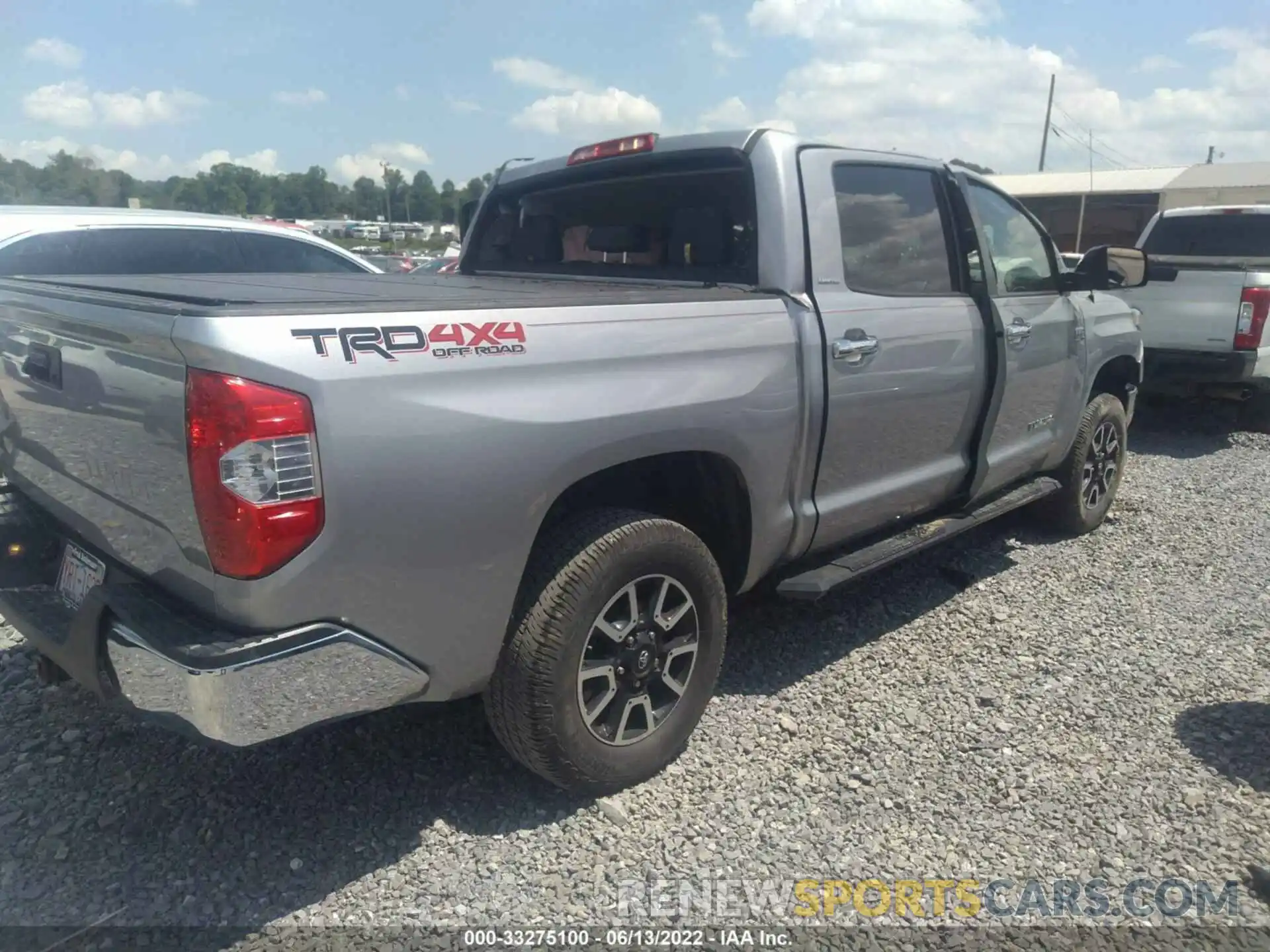 4 Фотография поврежденного автомобиля 5TFHY5F18KX869027 TOYOTA TUNDRA 4WD 2019