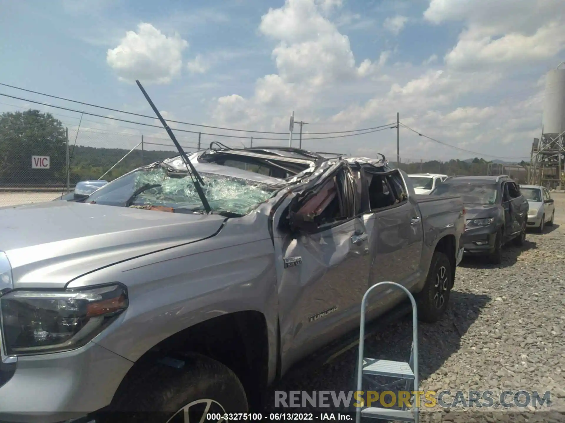 6 Photograph of a damaged car 5TFHY5F18KX869027 TOYOTA TUNDRA 4WD 2019