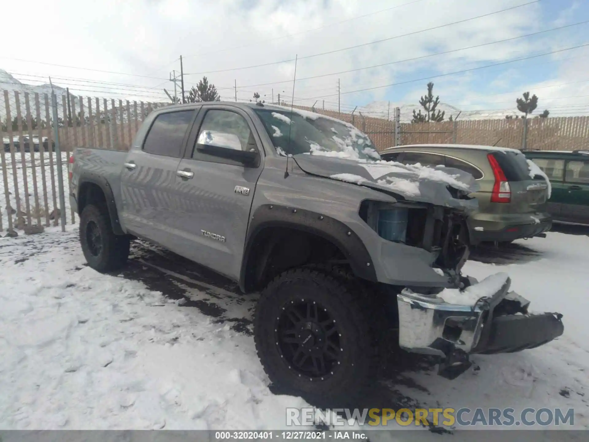 1 Photograph of a damaged car 5TFHY5F18KX869982 TOYOTA TUNDRA 4WD 2019