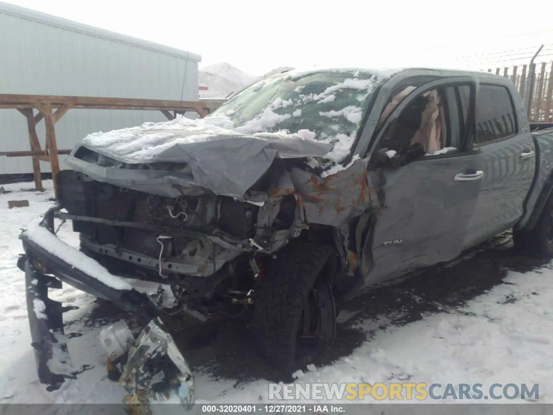 6 Photograph of a damaged car 5TFHY5F18KX869982 TOYOTA TUNDRA 4WD 2019