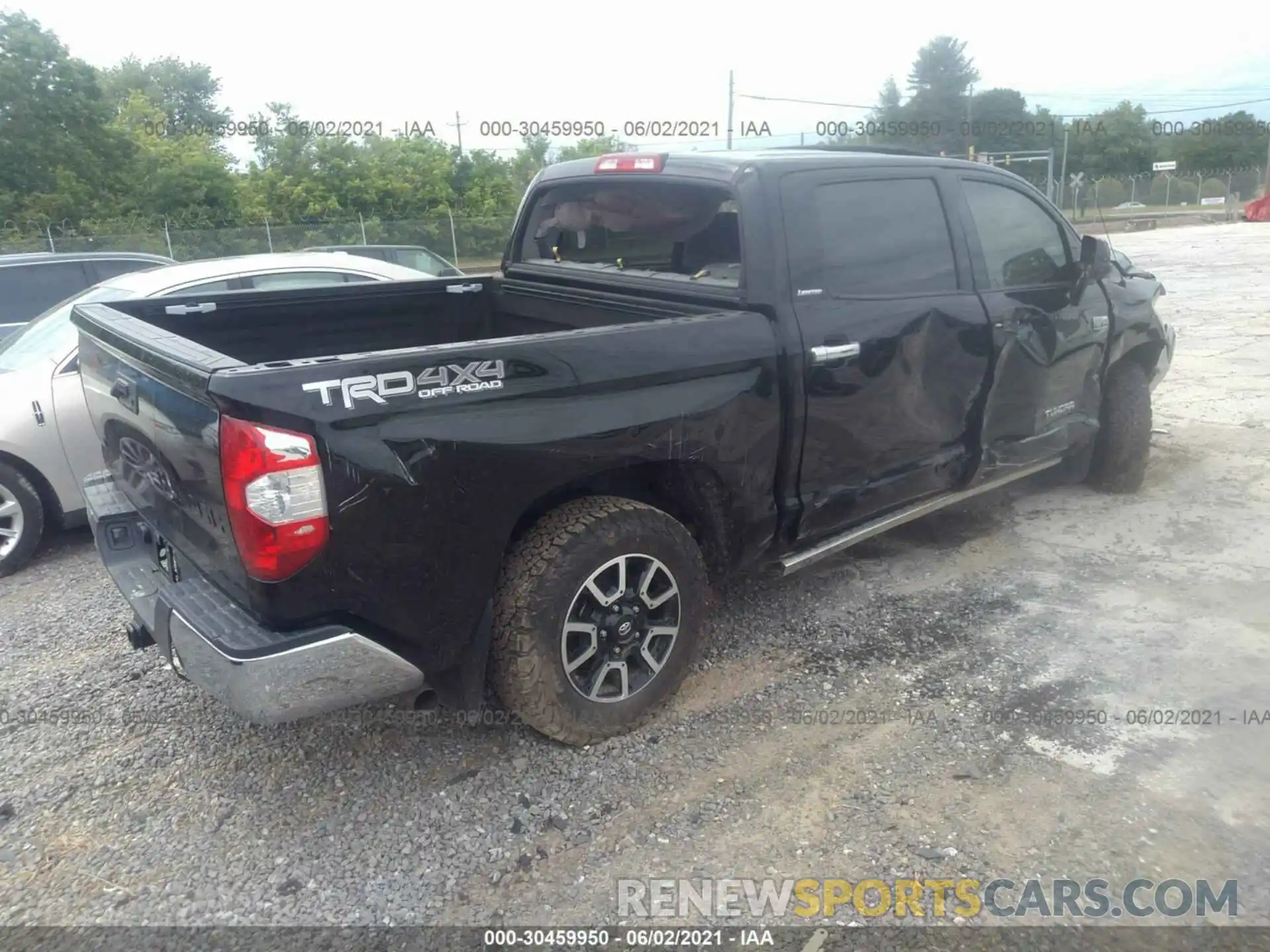 4 Фотография поврежденного автомобиля 5TFHY5F19KX780115 TOYOTA TUNDRA 4WD 2019