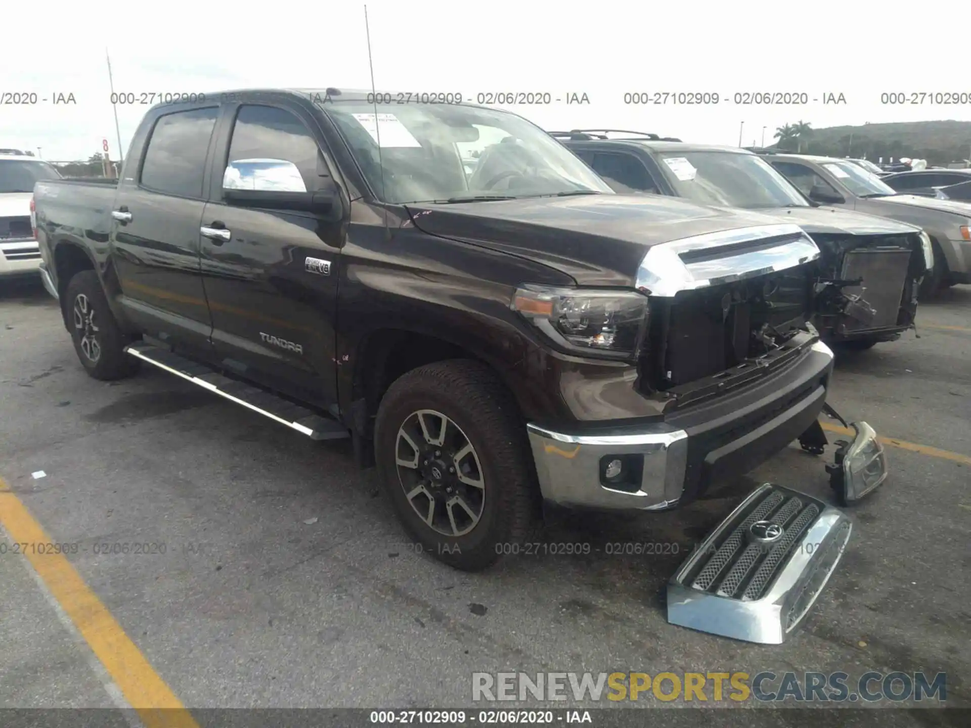 1 Photograph of a damaged car 5TFHY5F19KX828812 TOYOTA TUNDRA 4WD 2019