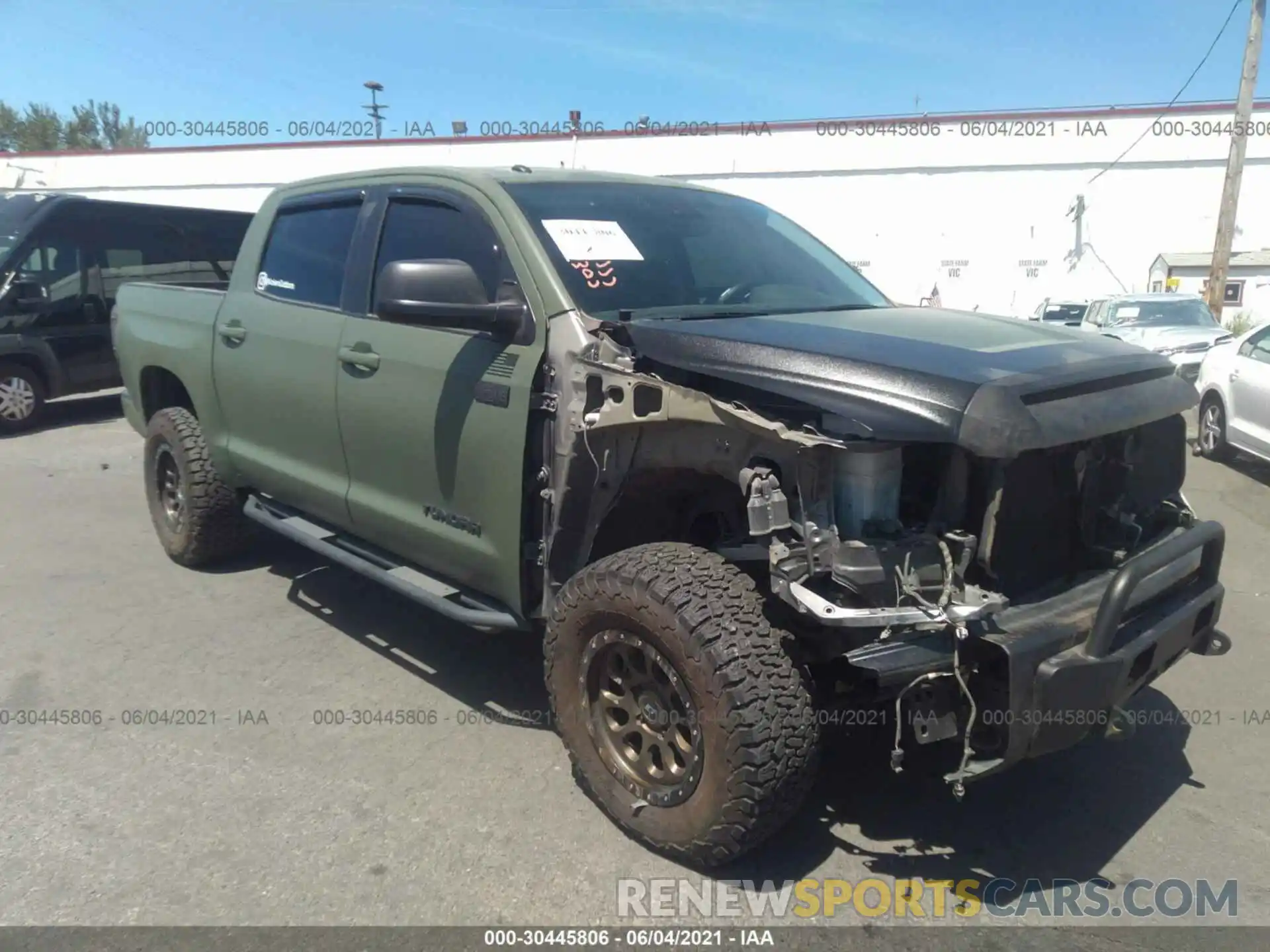 1 Photograph of a damaged car 5TFHY5F19KX846839 TOYOTA TUNDRA 4WD 2019