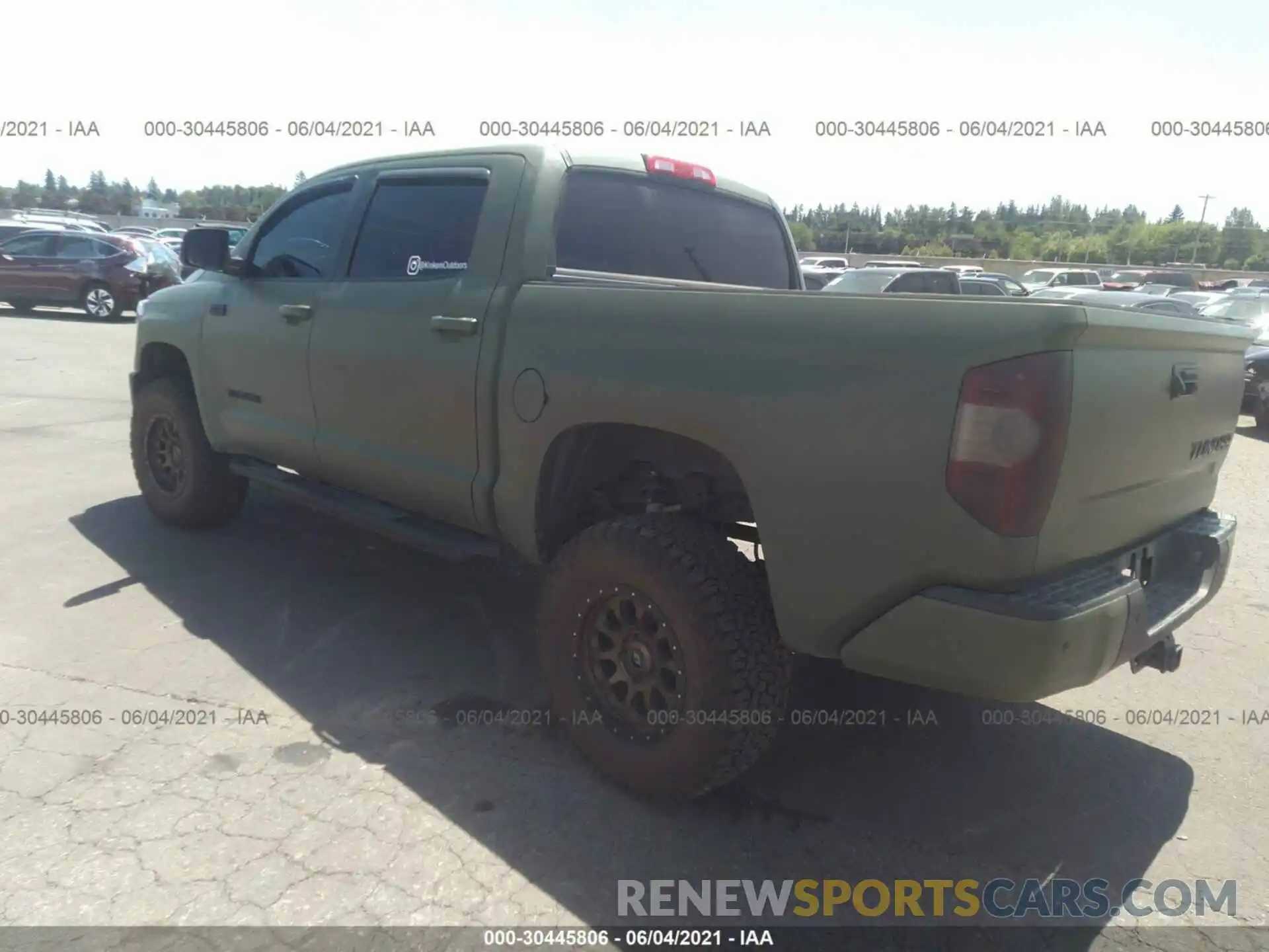 3 Фотография поврежденного автомобиля 5TFHY5F19KX846839 TOYOTA TUNDRA 4WD 2019