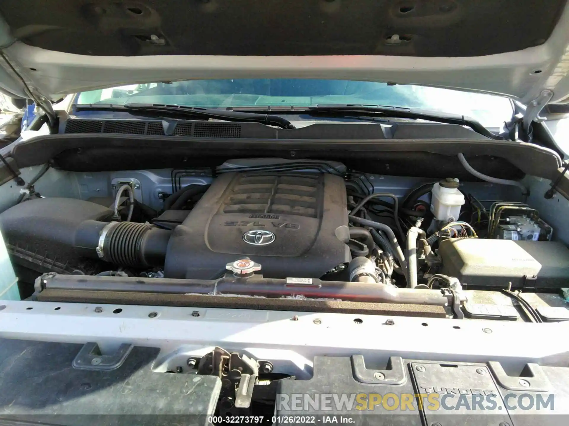 10 Photograph of a damaged car 5TFHY5F19KX847506 TOYOTA TUNDRA 4WD 2019