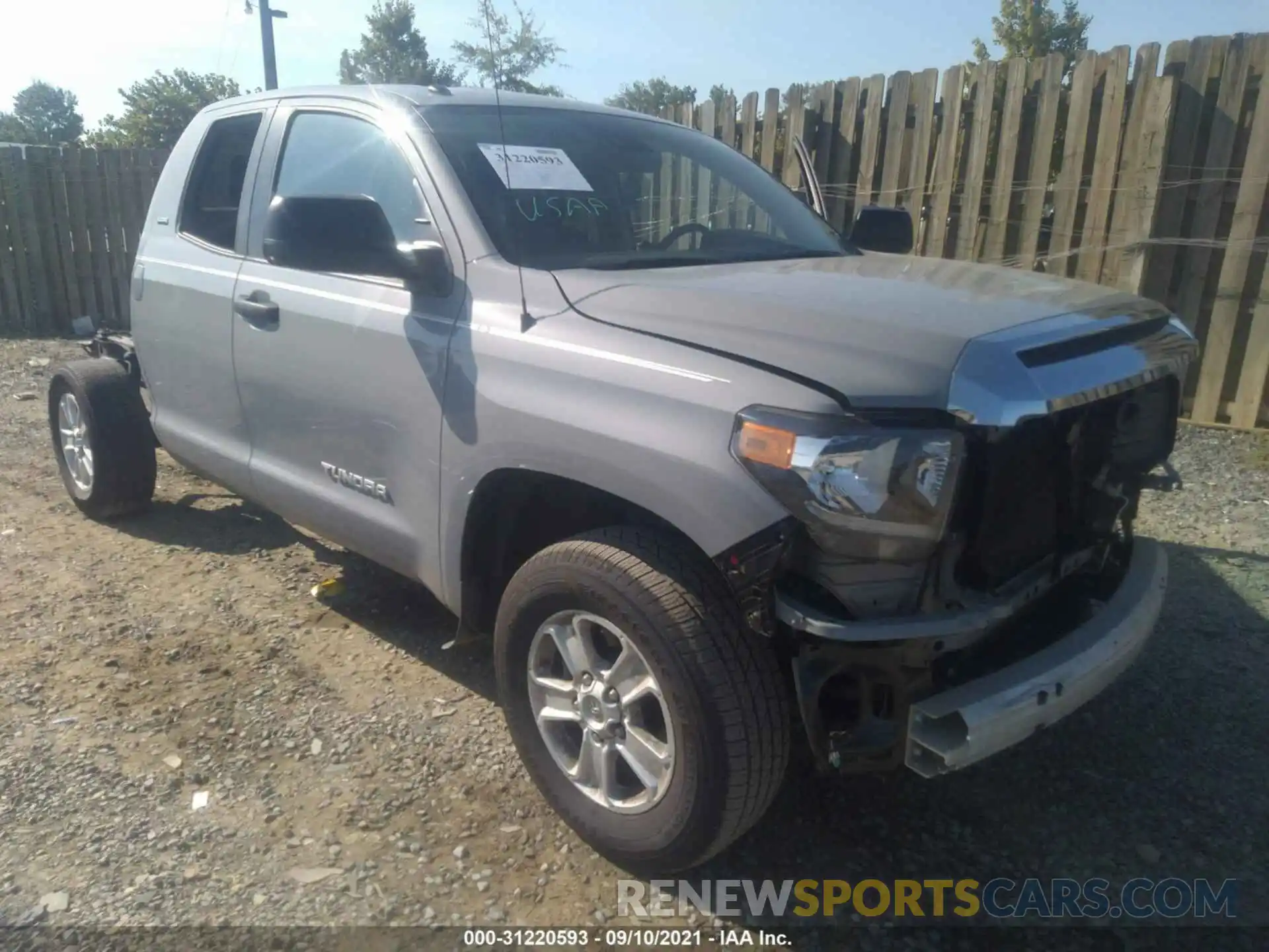 1 Photograph of a damaged car 5TFUM5F12KX082584 TOYOTA TUNDRA 4WD 2019