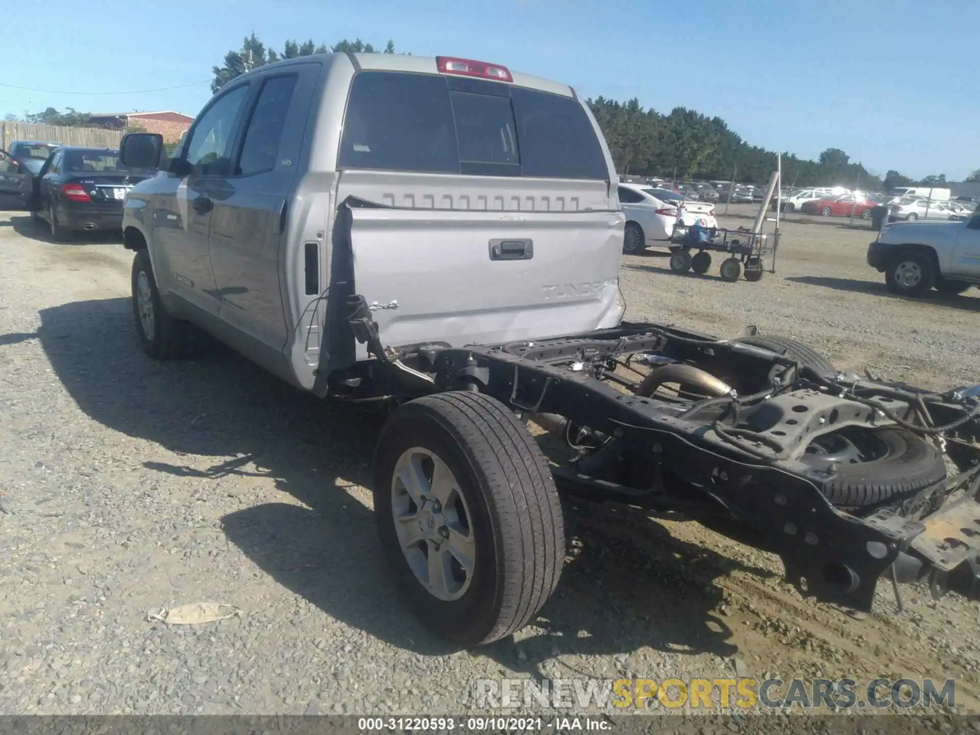 3 Photograph of a damaged car 5TFUM5F12KX082584 TOYOTA TUNDRA 4WD 2019