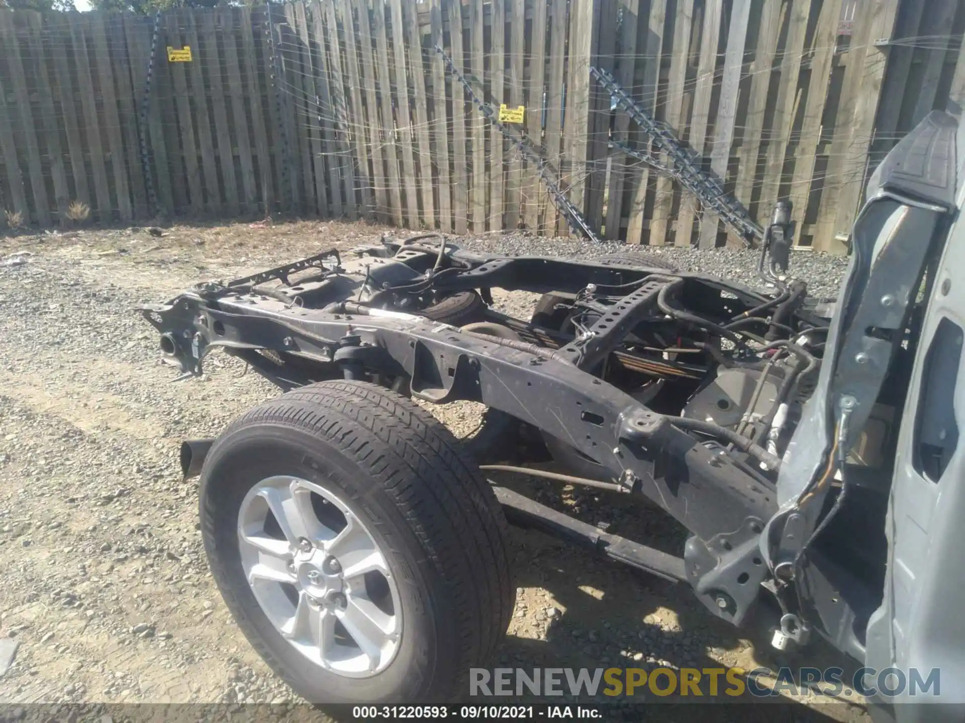 6 Photograph of a damaged car 5TFUM5F12KX082584 TOYOTA TUNDRA 4WD 2019