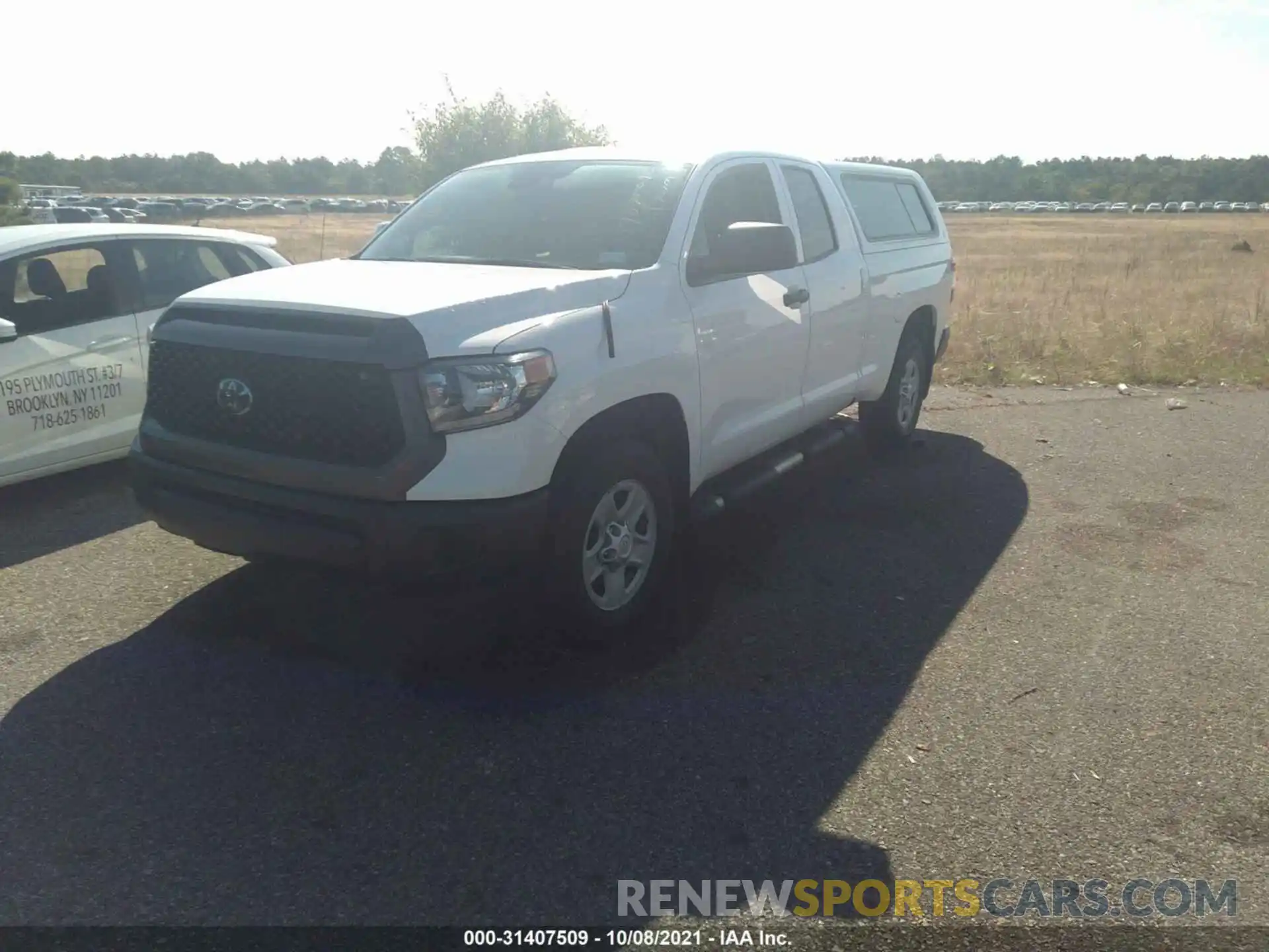 2 Photograph of a damaged car 5TFUM5F13KX079984 TOYOTA TUNDRA 4WD 2019