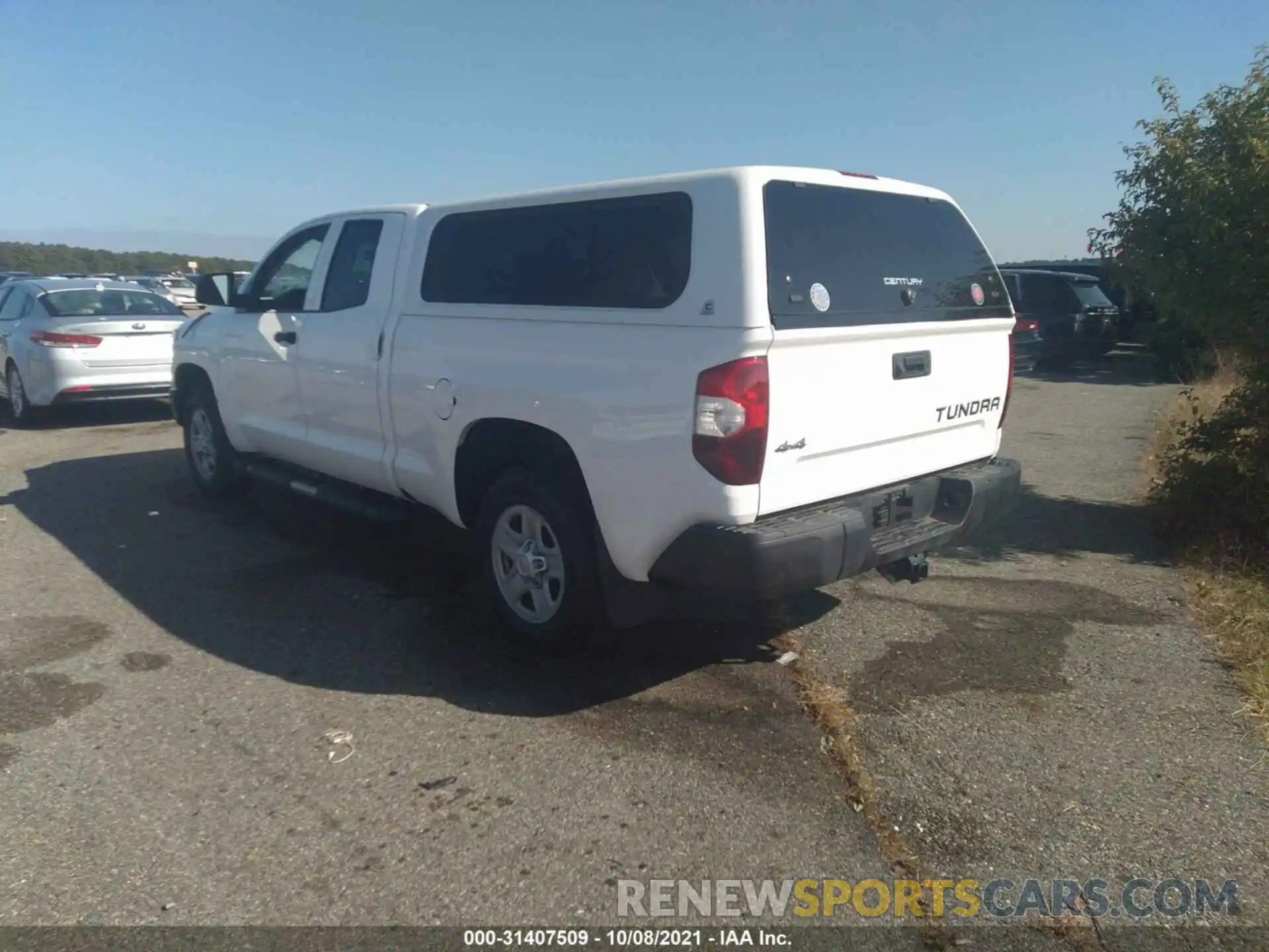 3 Photograph of a damaged car 5TFUM5F13KX079984 TOYOTA TUNDRA 4WD 2019