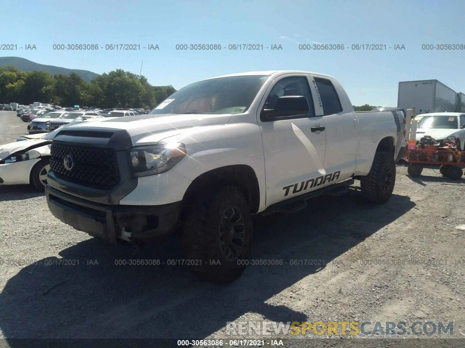 2 Photograph of a damaged car 5TFUM5F14KX080741 TOYOTA TUNDRA 4WD 2019