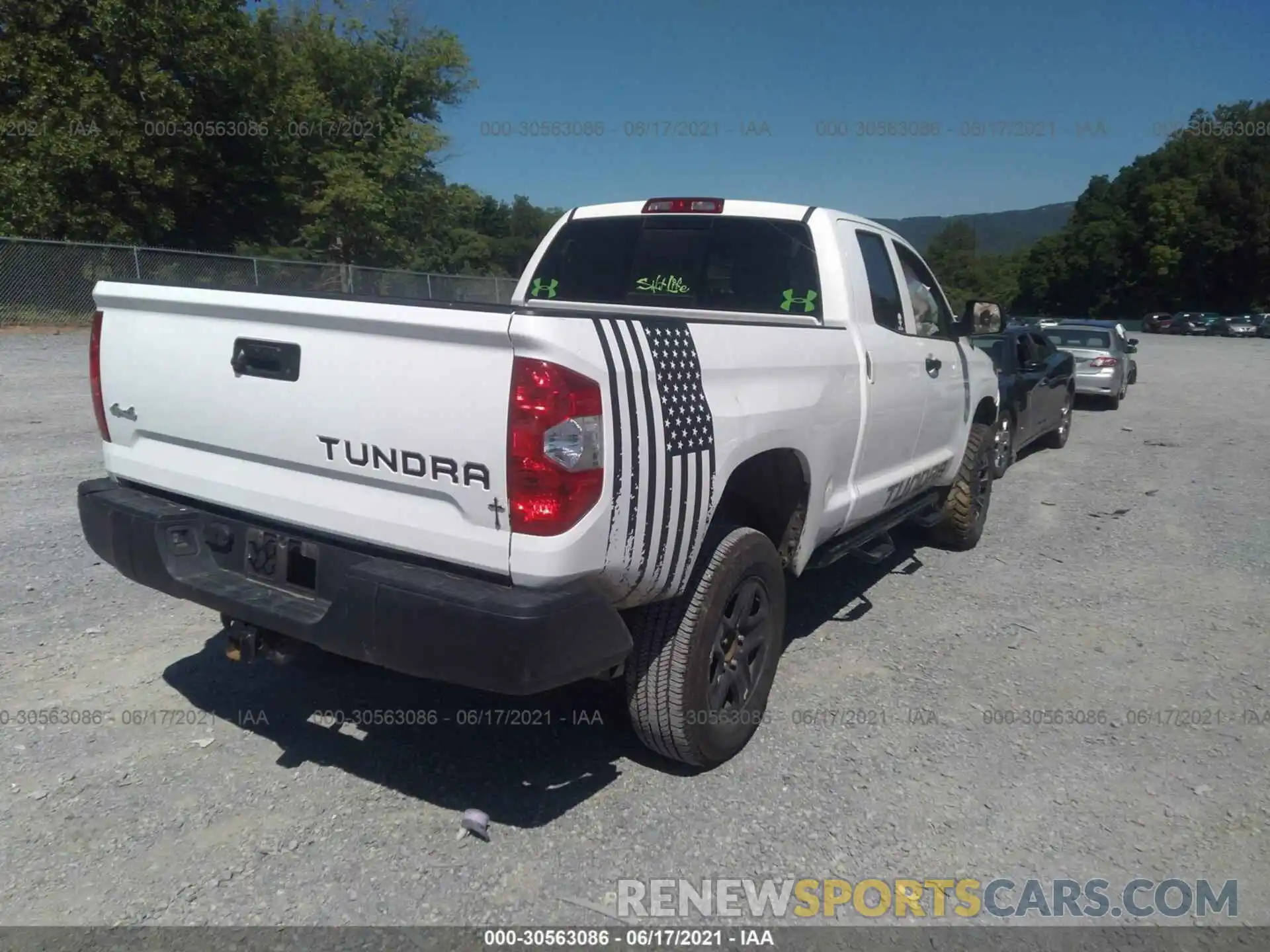 4 Photograph of a damaged car 5TFUM5F14KX080741 TOYOTA TUNDRA 4WD 2019