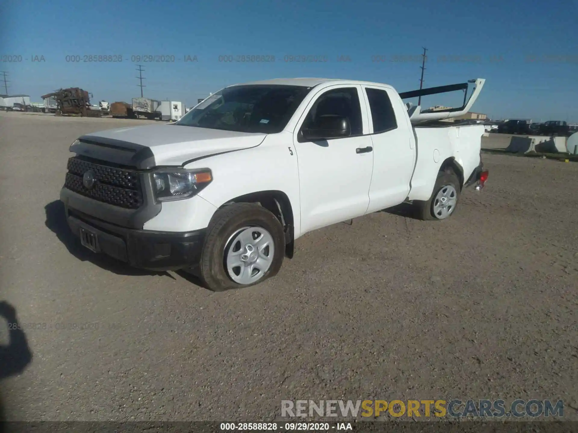 2 Photograph of a damaged car 5TFUM5F14KX082991 TOYOTA TUNDRA 4WD 2019