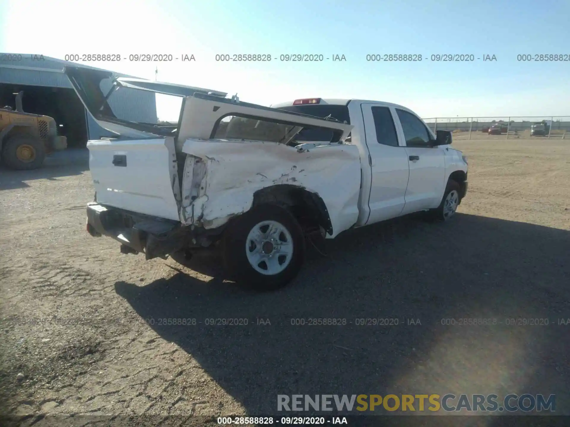 4 Photograph of a damaged car 5TFUM5F14KX082991 TOYOTA TUNDRA 4WD 2019