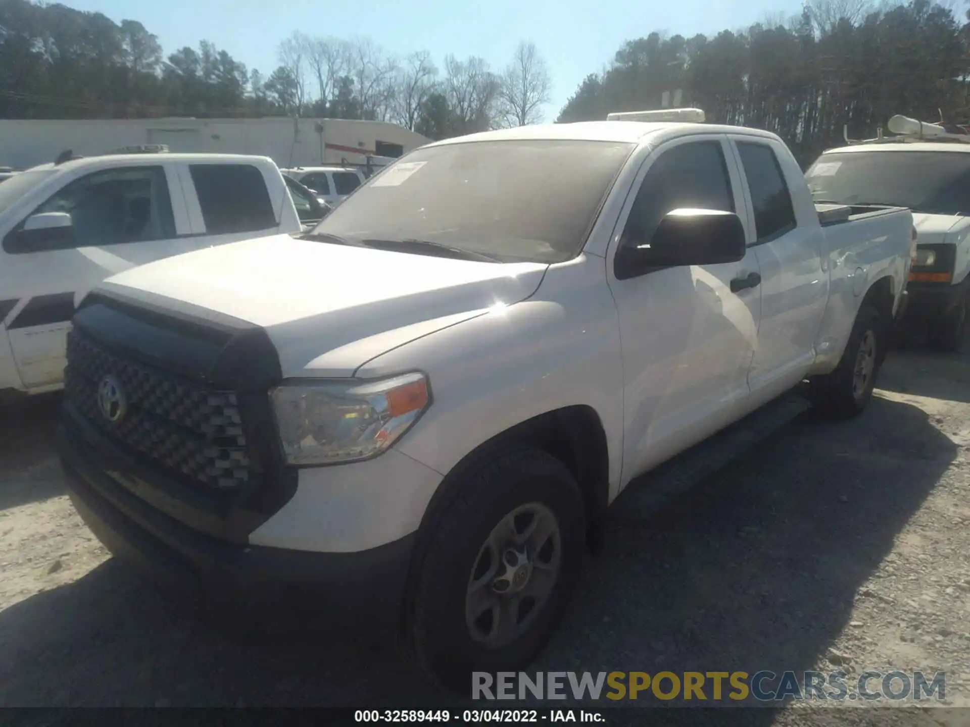 2 Photograph of a damaged car 5TFUM5F16KX081664 TOYOTA TUNDRA 4WD 2019