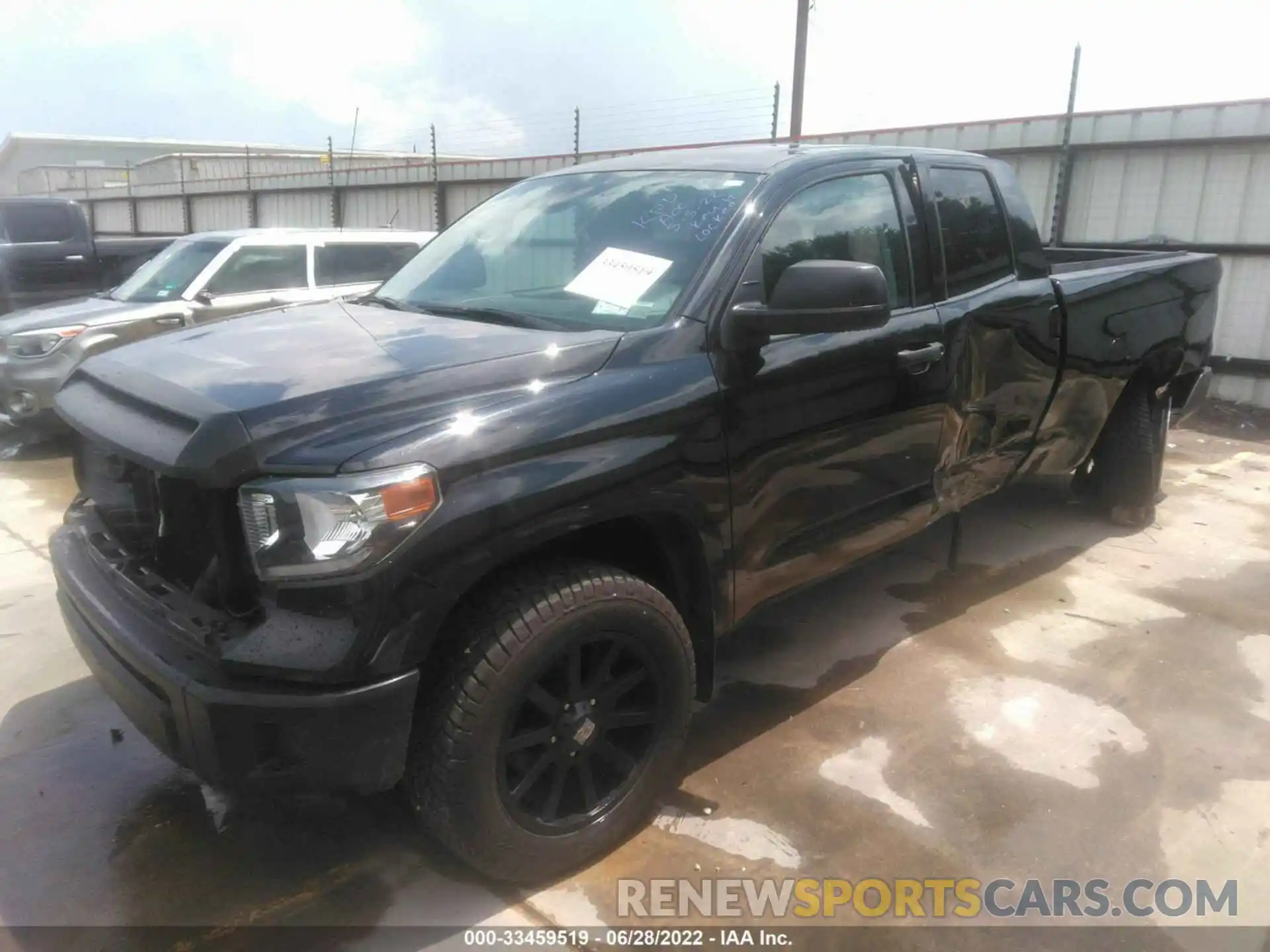 2 Photograph of a damaged car 5TFUM5F1XKX083286 TOYOTA TUNDRA 4WD 2019