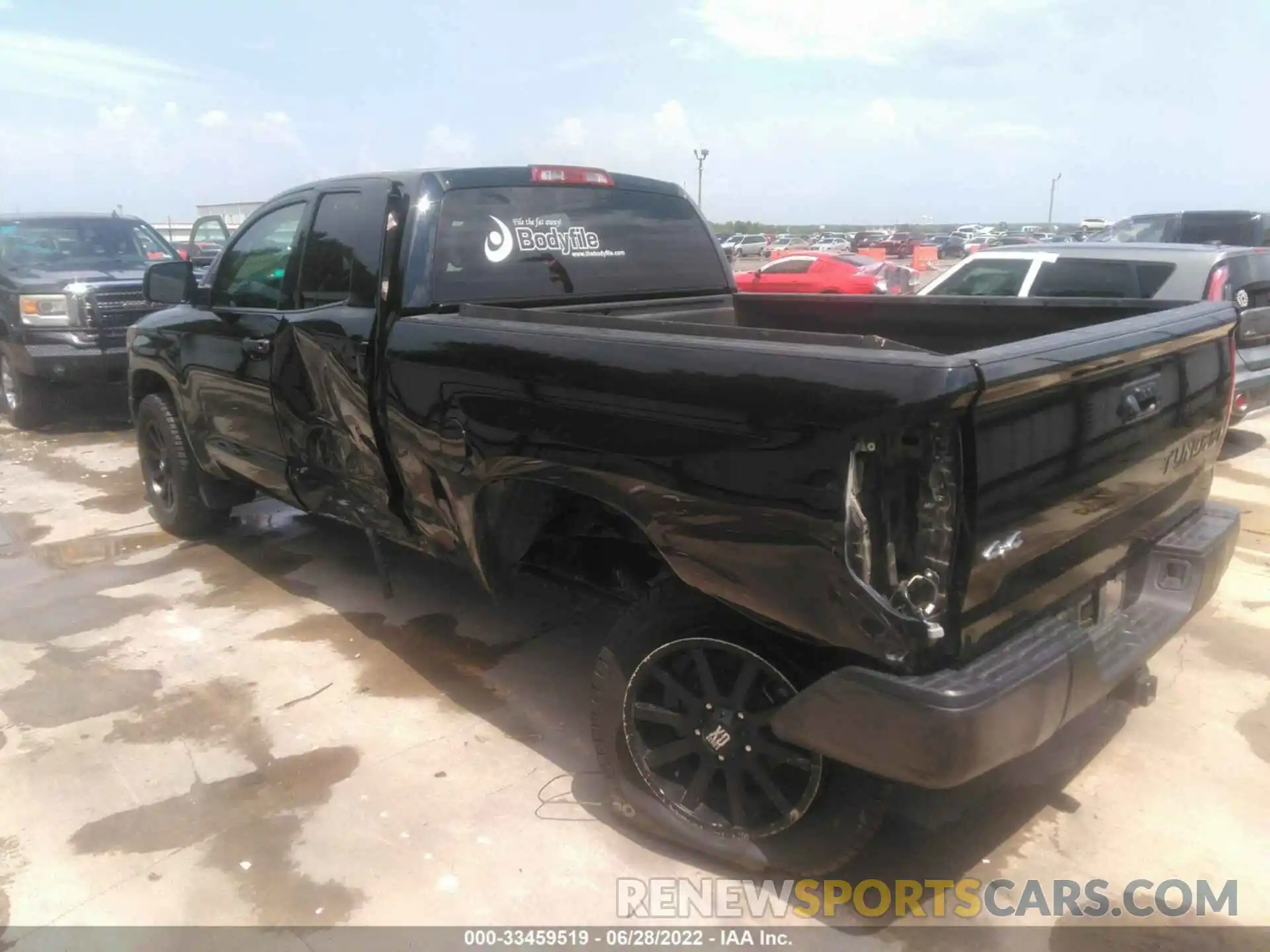 6 Photograph of a damaged car 5TFUM5F1XKX083286 TOYOTA TUNDRA 4WD 2019