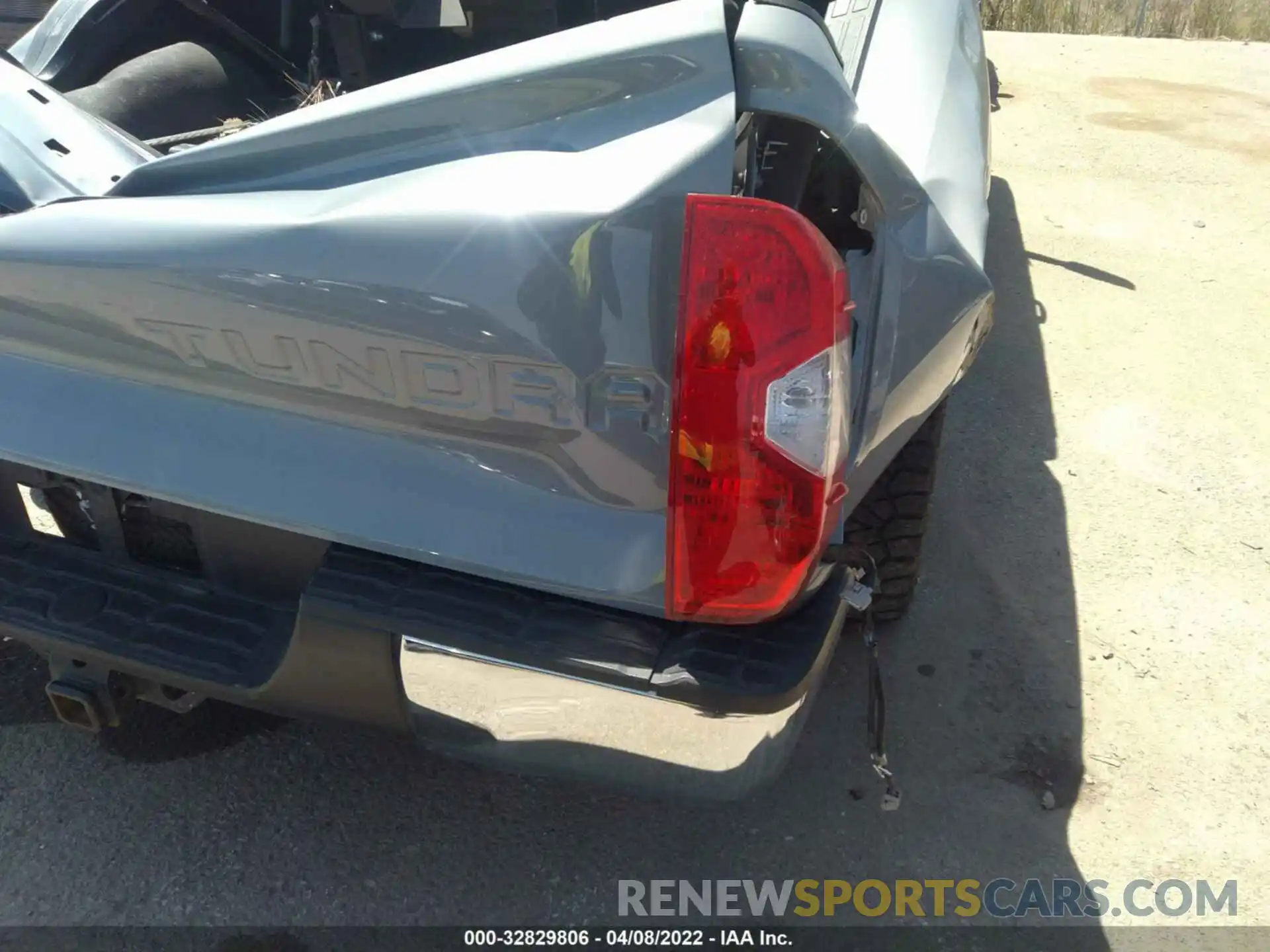 12 Photograph of a damaged car 5TFUW5F10KX786504 TOYOTA TUNDRA 4WD 2019