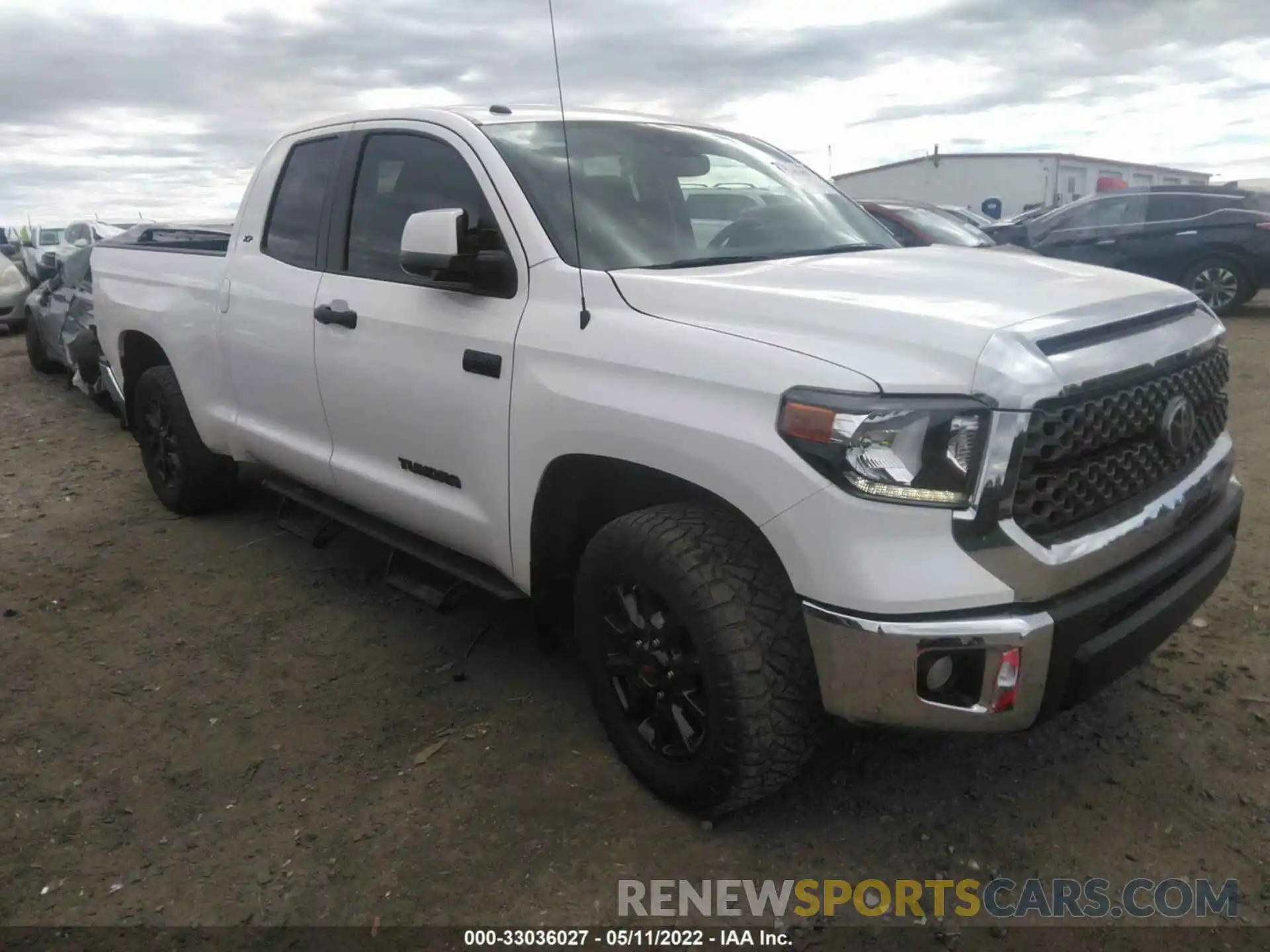 1 Photograph of a damaged car 5TFUW5F10KX852484 TOYOTA TUNDRA 4WD 2019