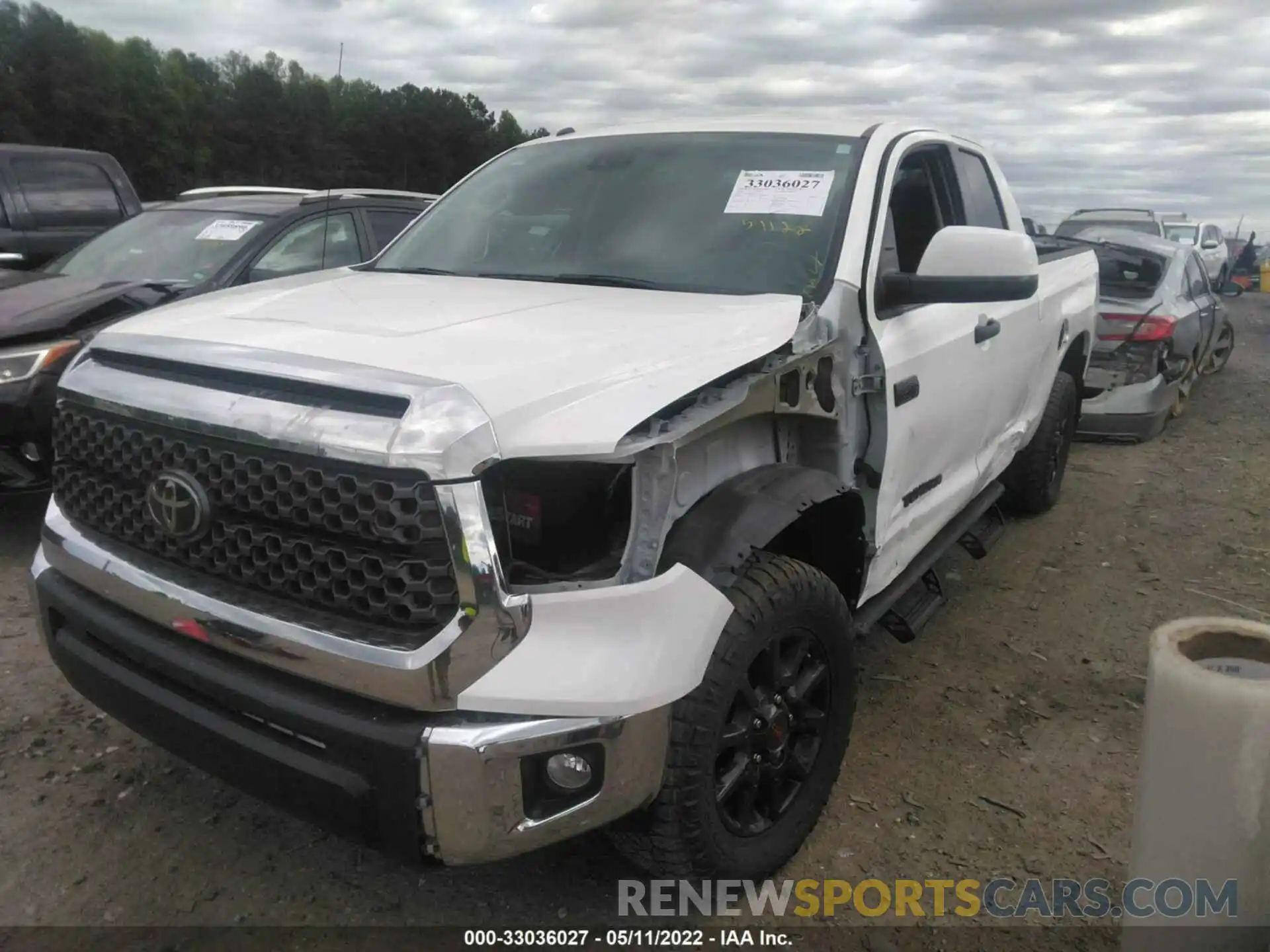 2 Photograph of a damaged car 5TFUW5F10KX852484 TOYOTA TUNDRA 4WD 2019