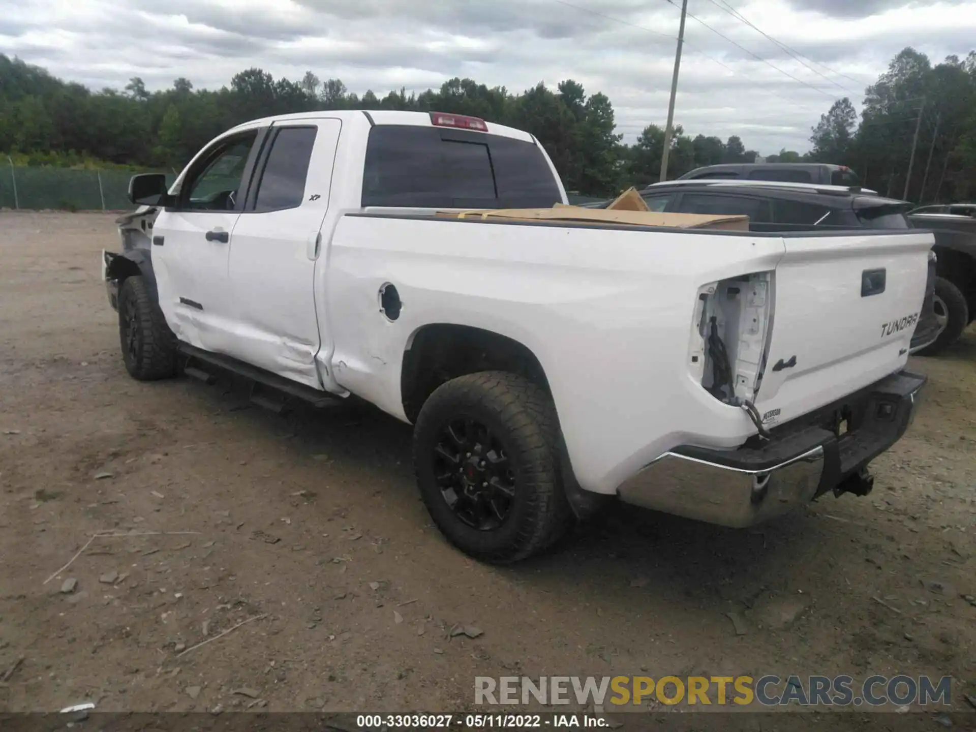 3 Photograph of a damaged car 5TFUW5F10KX852484 TOYOTA TUNDRA 4WD 2019