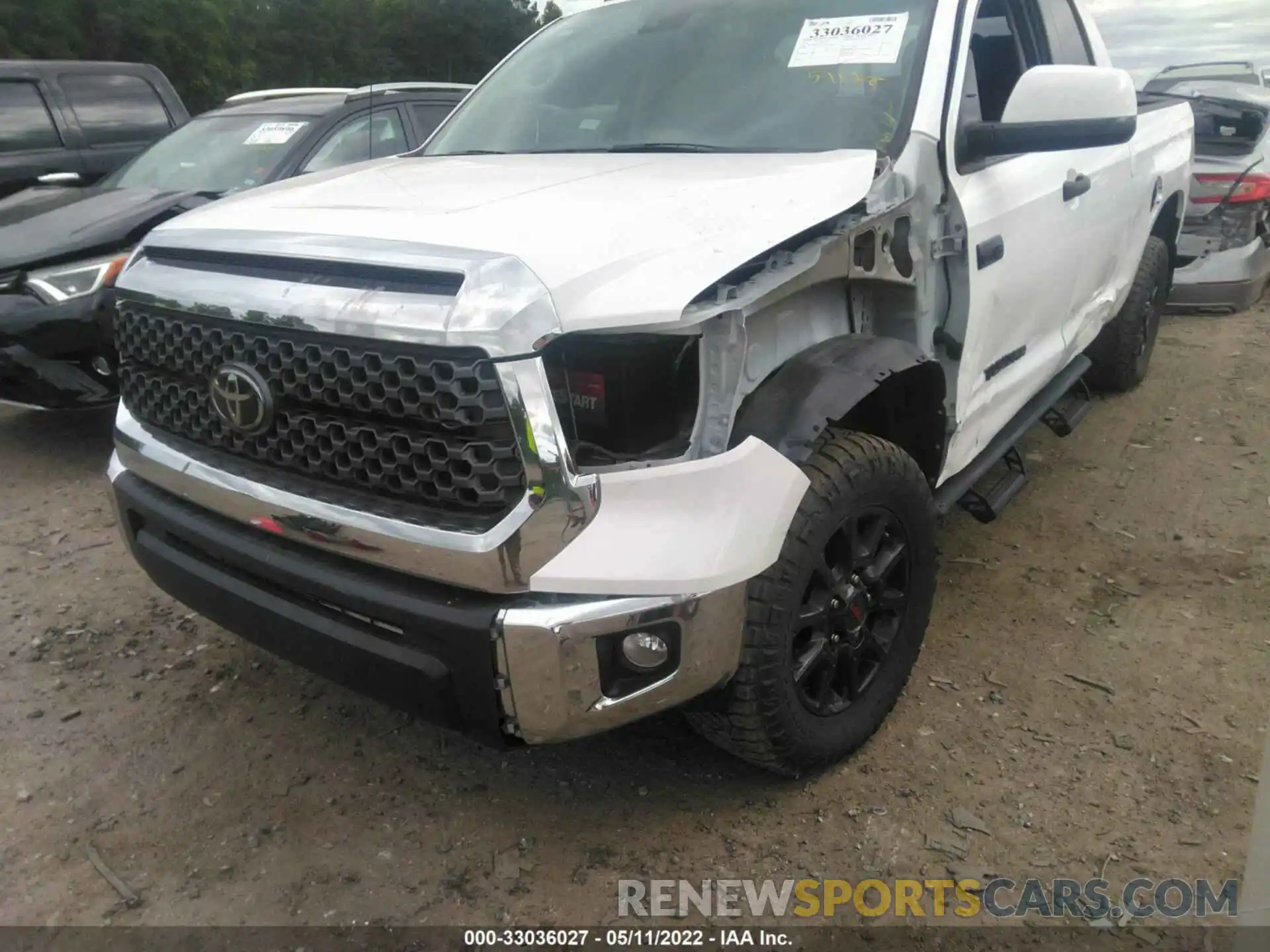 6 Photograph of a damaged car 5TFUW5F10KX852484 TOYOTA TUNDRA 4WD 2019